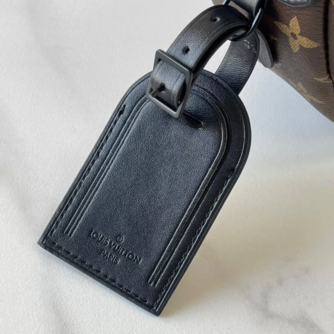 Louis Vuitton AAA Quality Messenger Bags For Women Compact 6609