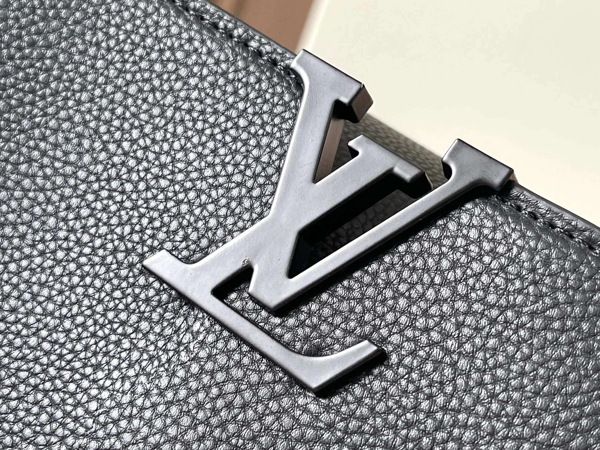Louis Vuitton AAA Quality Messenger Bags For Women Cozy 223