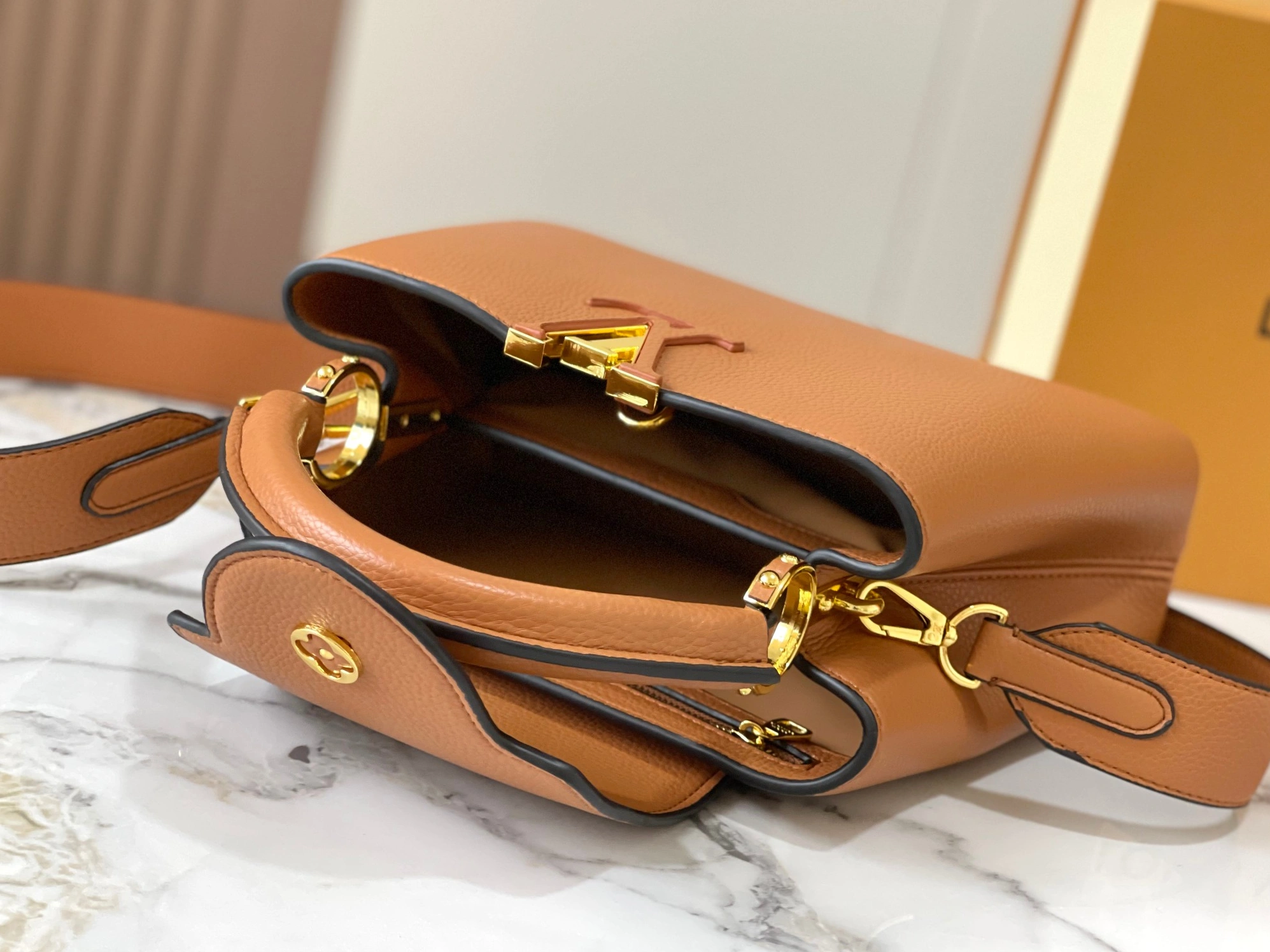 Louis Vuitton AAA Quality Messenger Bags For Women DailyWear 7476