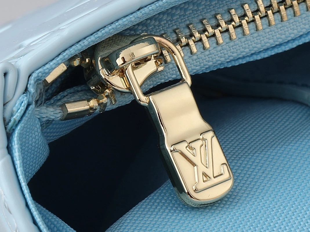 Louis Vuitton AAA Quality Messenger Bags For Women DailyWear 9760