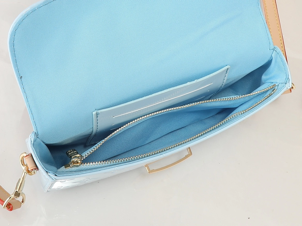 Louis Vuitton AAA Quality Messenger Bags For Women DailyWear 9760