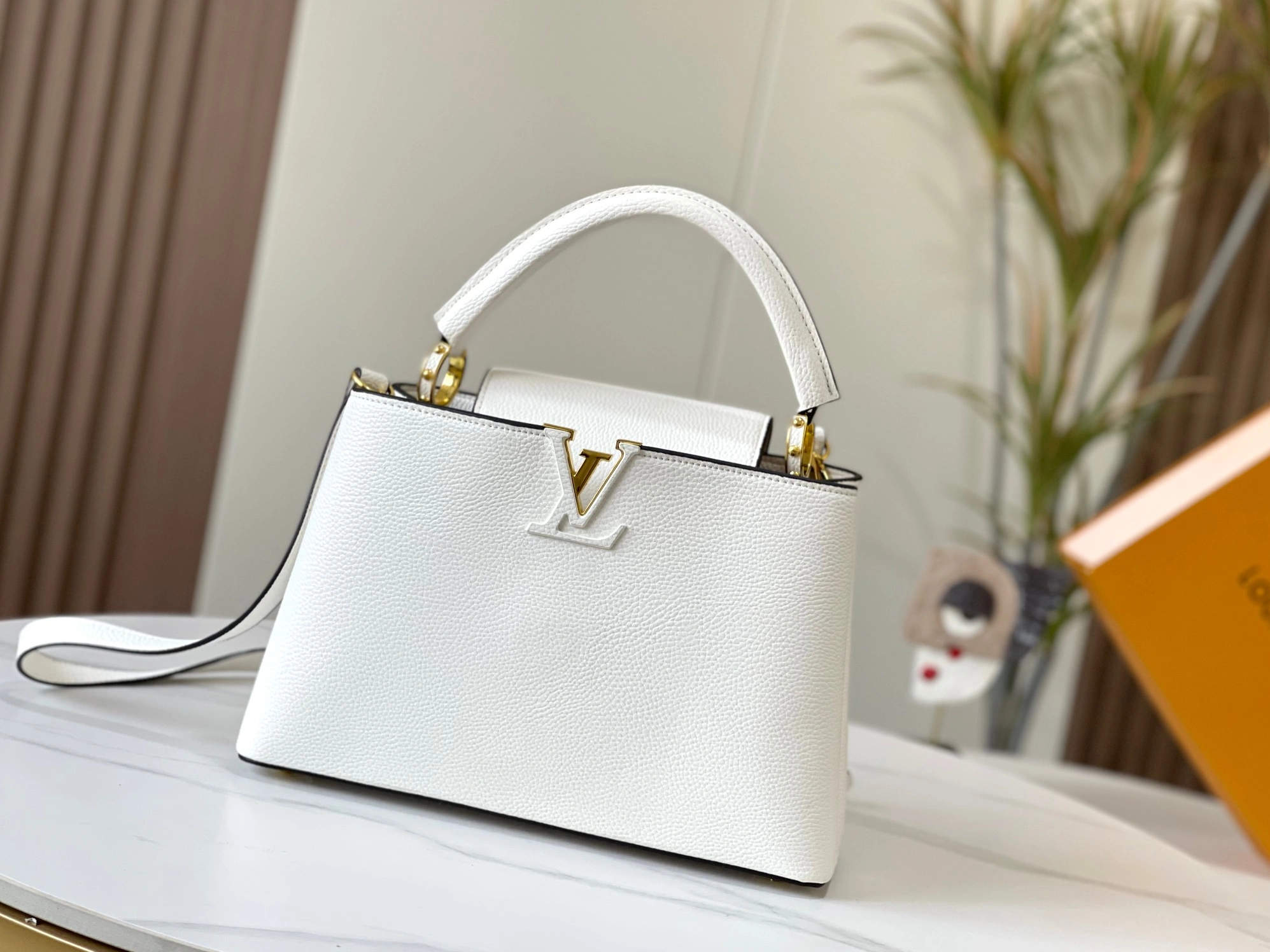 Louis Vuitton AAA Quality Messenger Bags For Women Durable 134