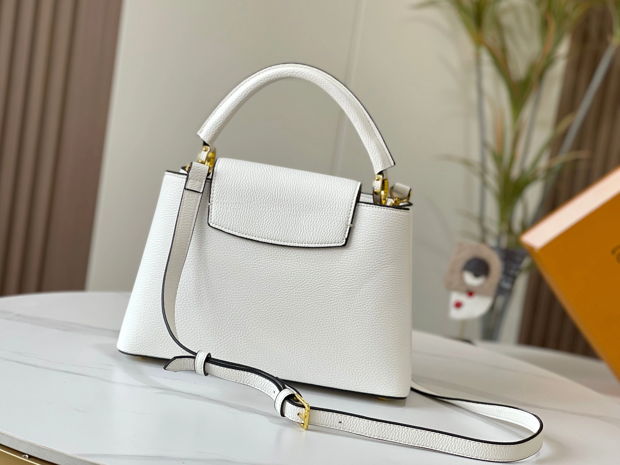 Louis Vuitton AAA Quality Messenger Bags For Women Durable 134