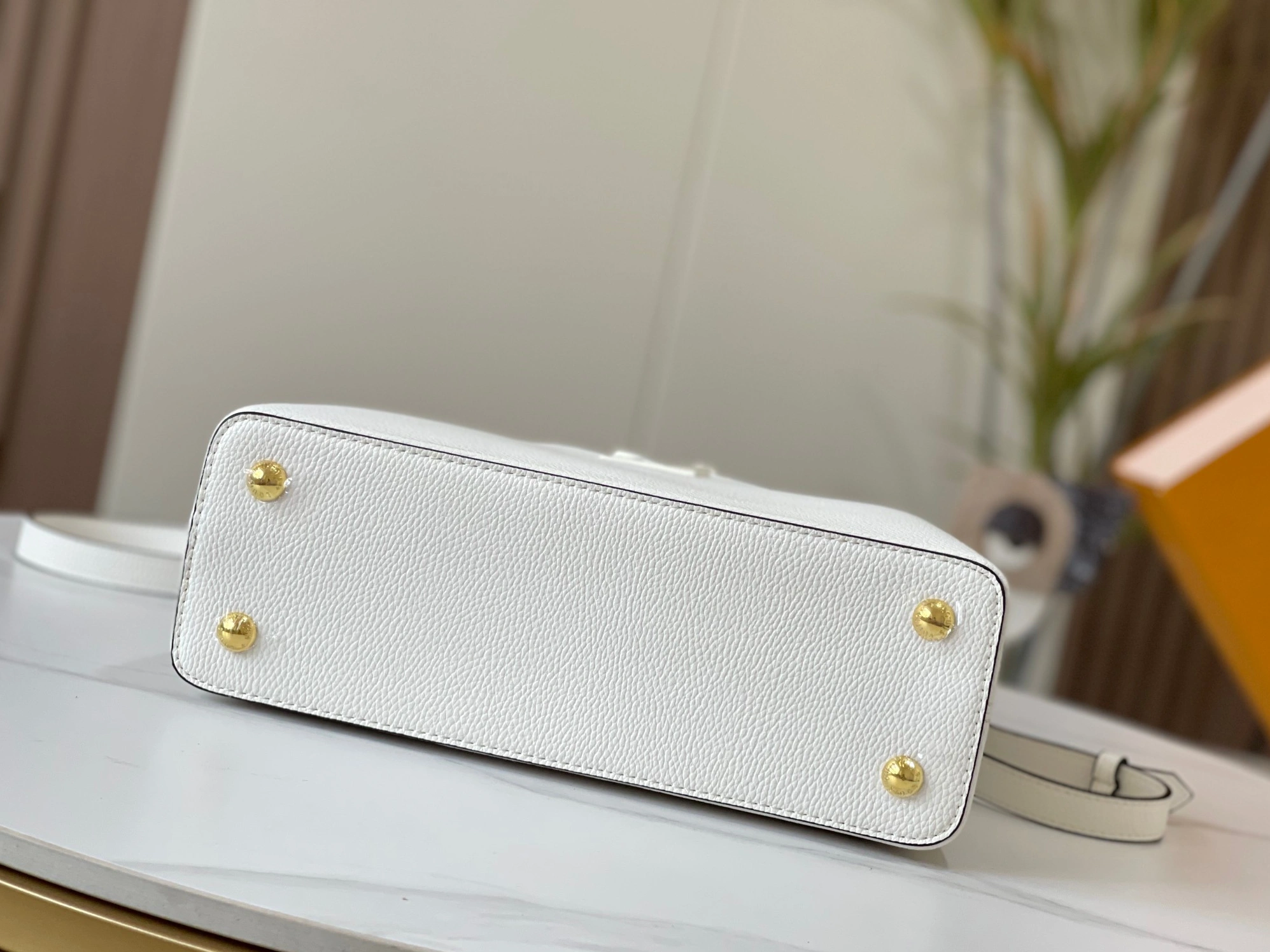 Louis Vuitton AAA Quality Messenger Bags For Women Durable 134