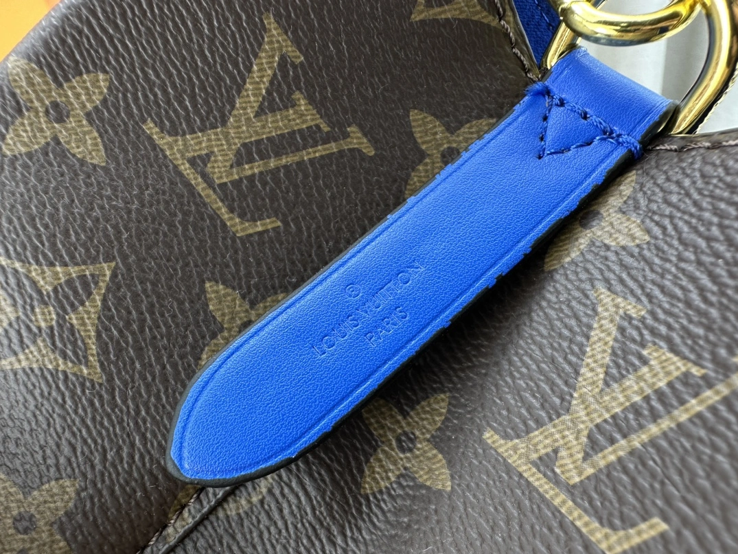 Louis Vuitton AAA Quality Messenger Bags For Women Durable 3656
