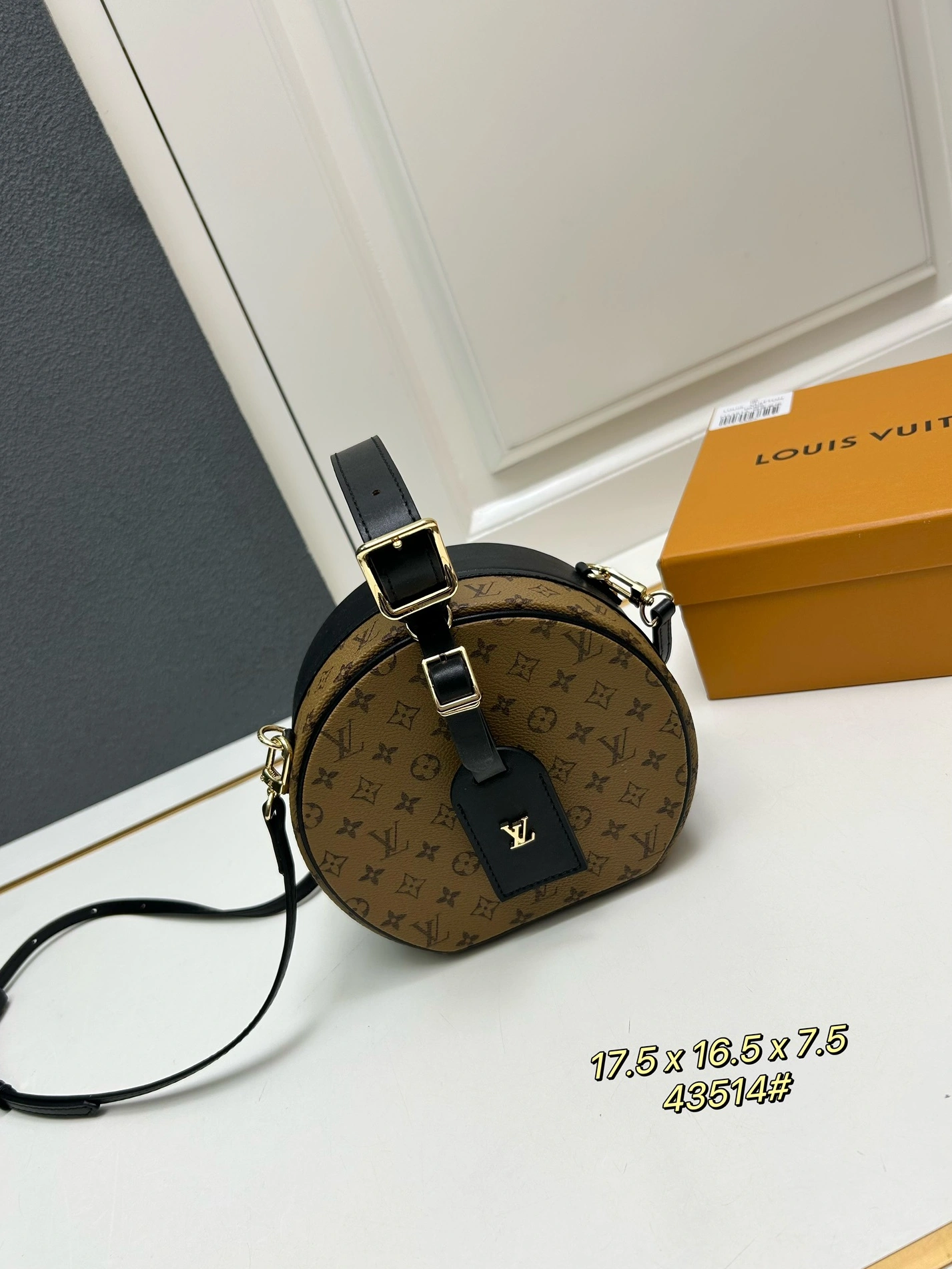 Louis Vuitton AAA Quality Messenger Bags For Women Durable 9644