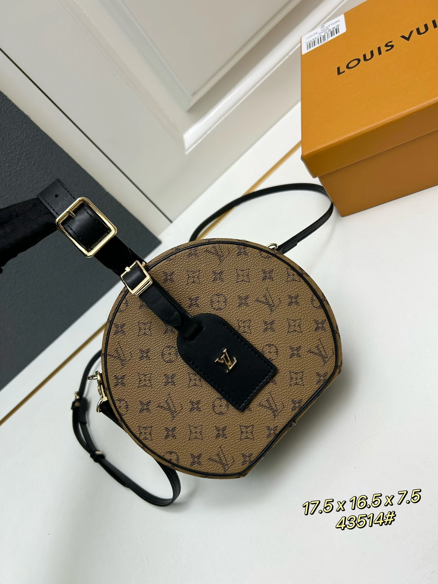 Louis Vuitton AAA Quality Messenger Bags For Women Durable 9644