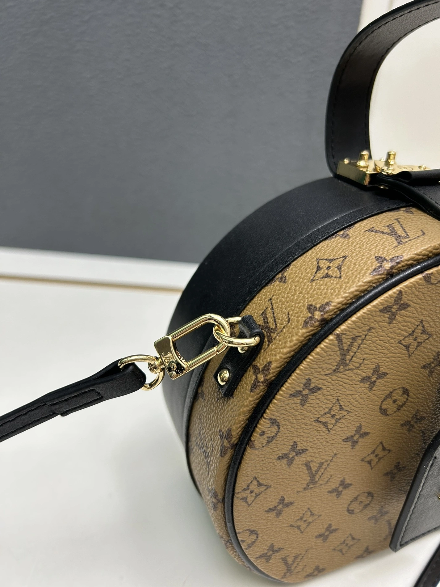 Louis Vuitton AAA Quality Messenger Bags For Women Durable 9644