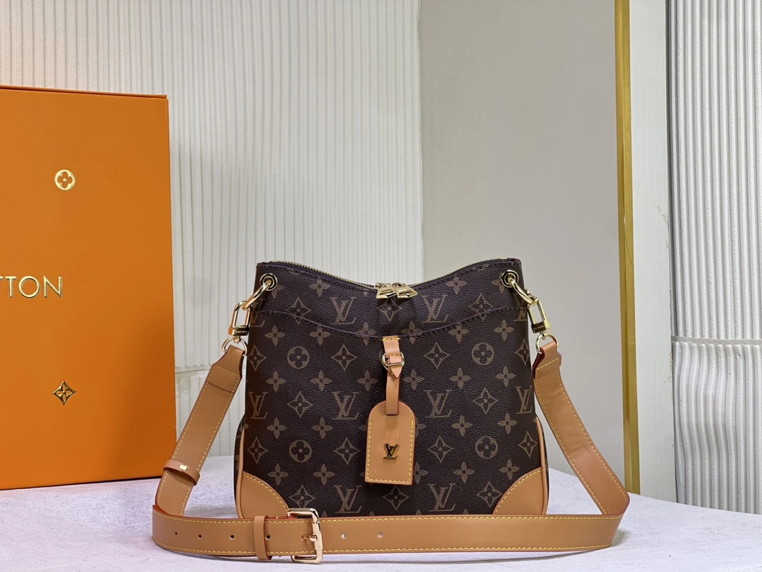 Louis Vuitton AAA Quality Messenger Bags For Women EasyMatch 7332