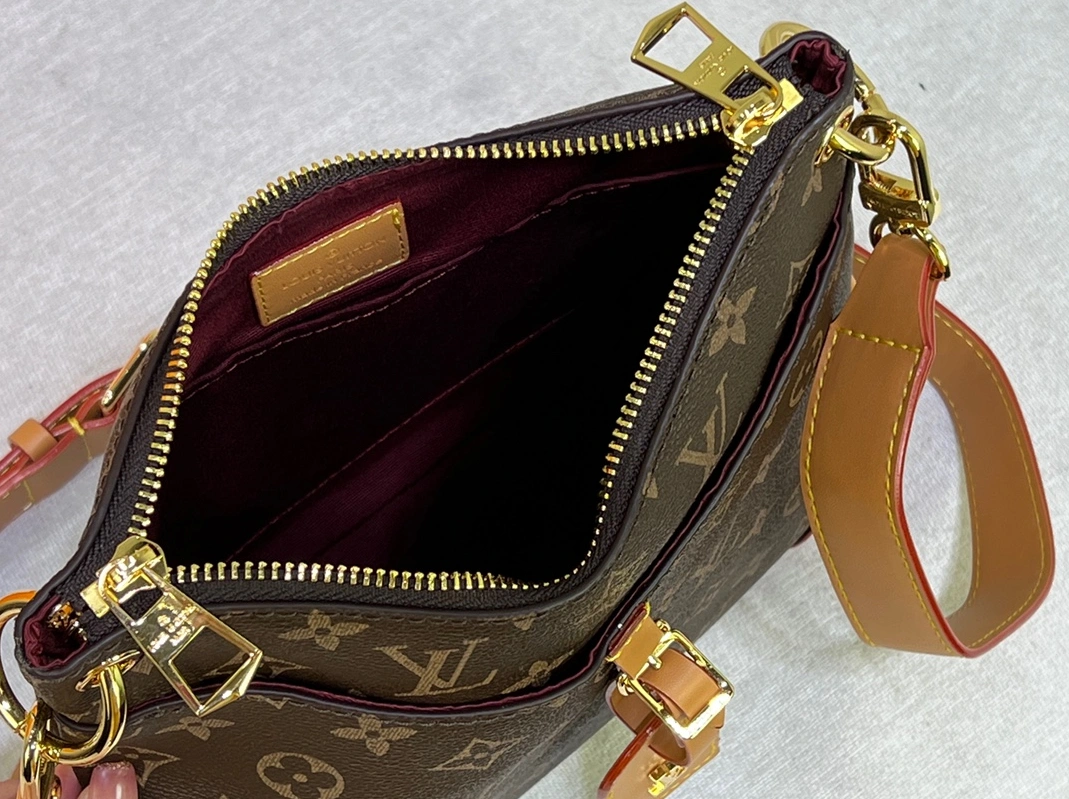 Louis Vuitton AAA Quality Messenger Bags For Women EasyMatch 7332