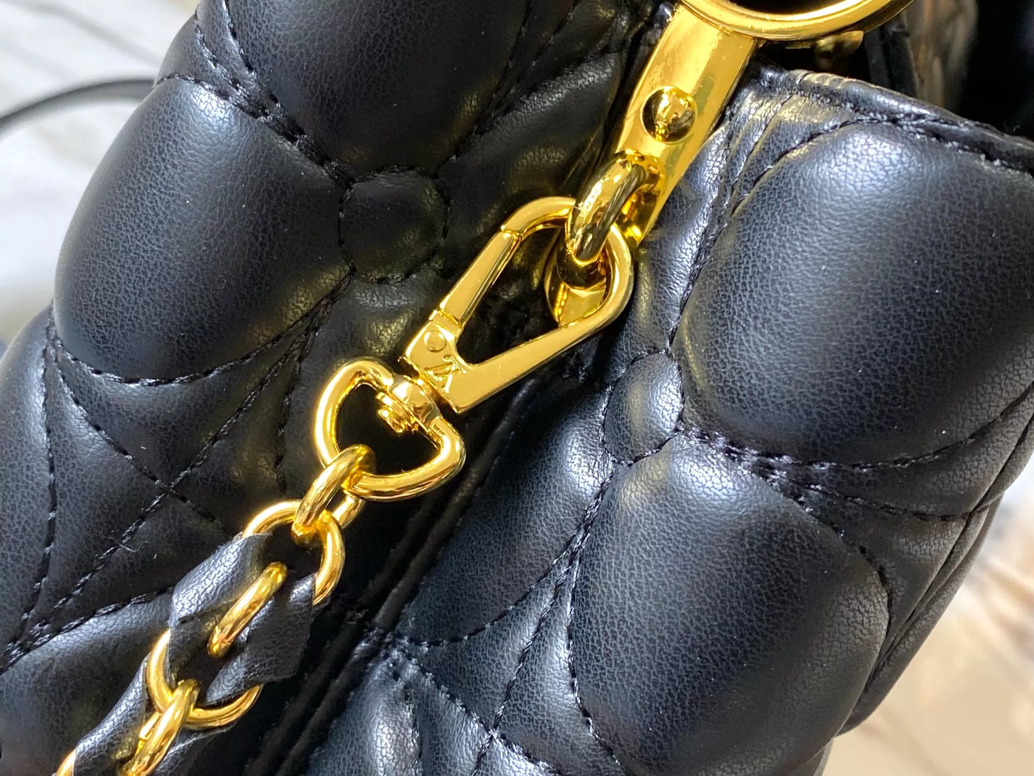 Louis Vuitton AAA Quality Messenger Bags For Women EasyMatch 941