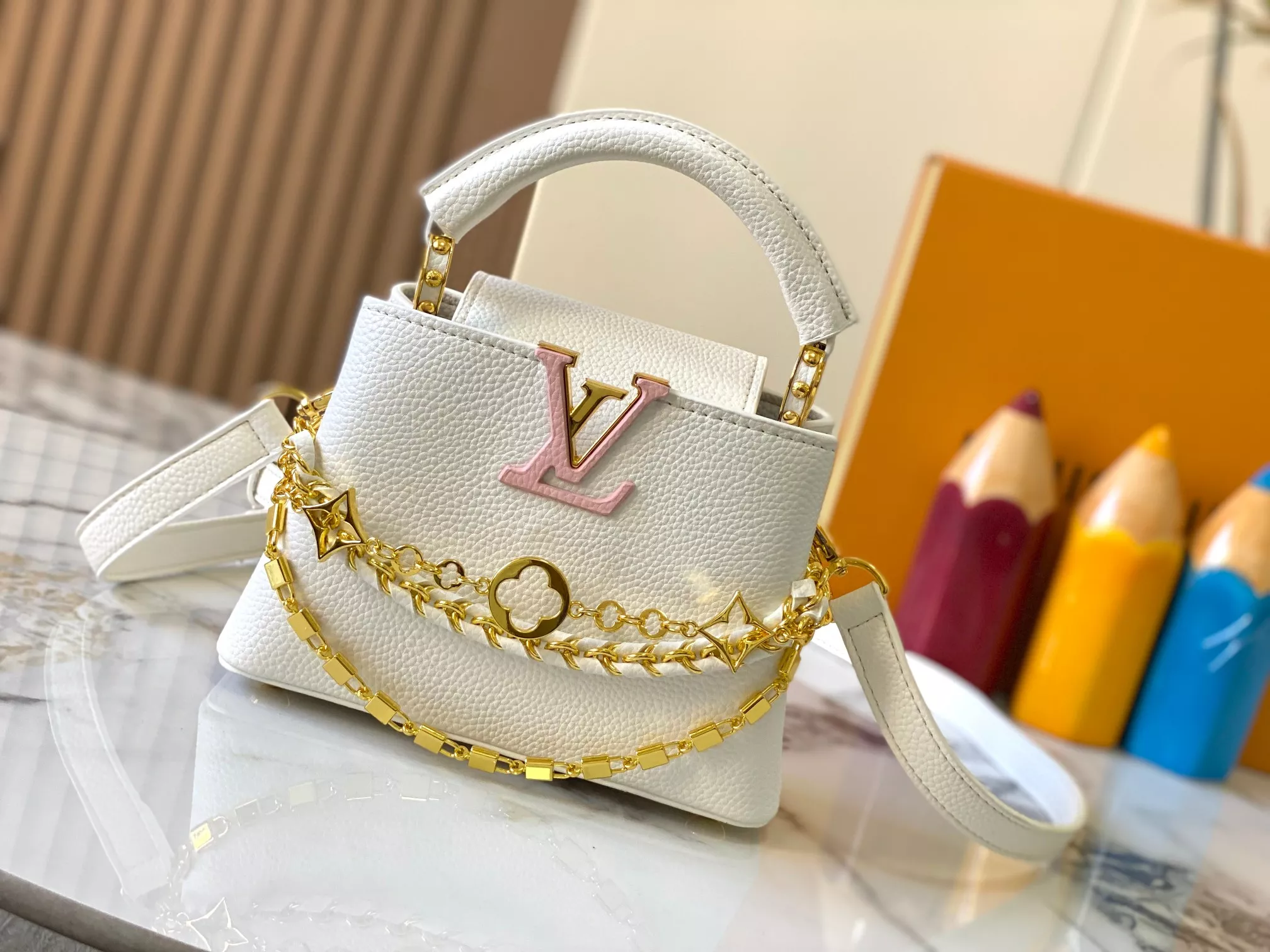 Louis Vuitton AAA Quality Messenger Bags For Women Elegant 950