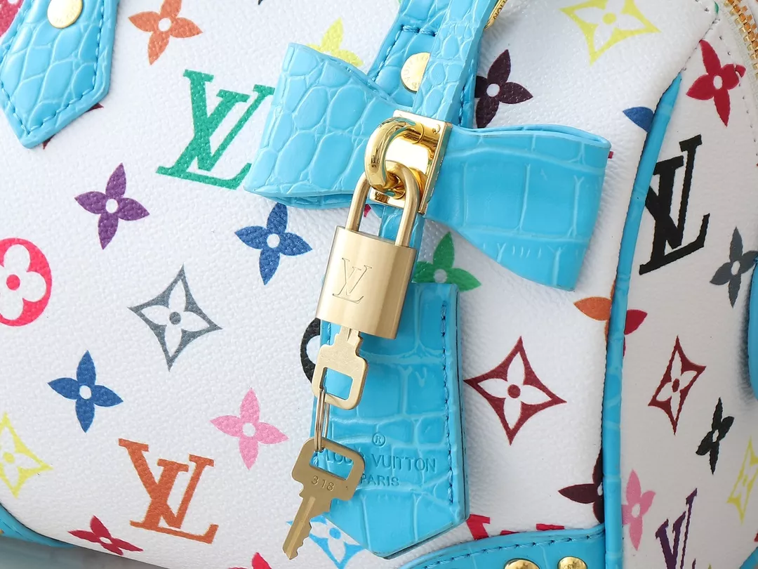 Louis Vuitton AAA Quality Messenger Bags For Women EyeCatching 361