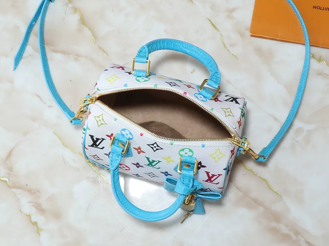 Louis Vuitton AAA Quality Messenger Bags For Women EyeCatching 361
