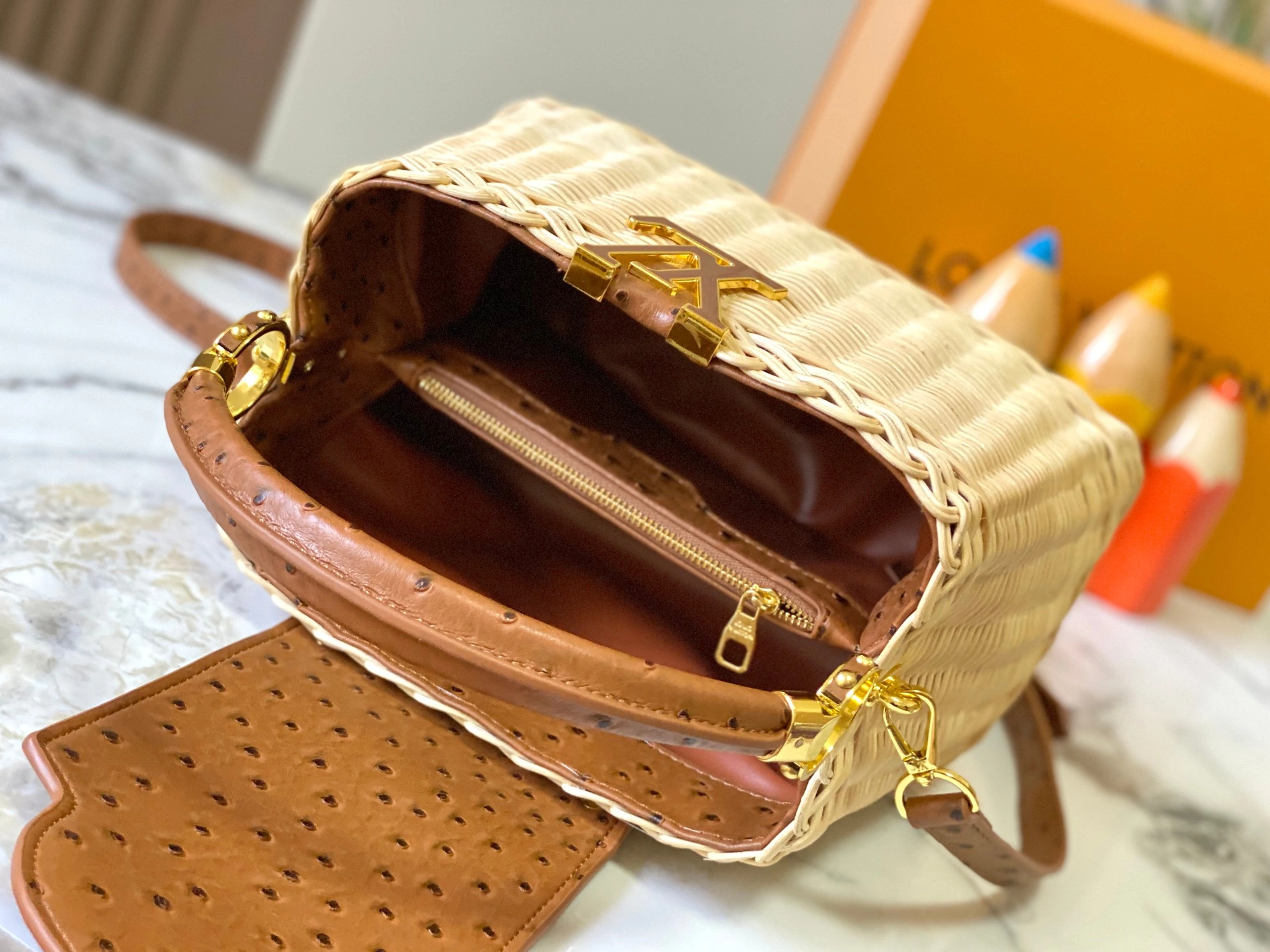 Louis Vuitton AAA Quality Messenger Bags For Women EyeCatching 6372