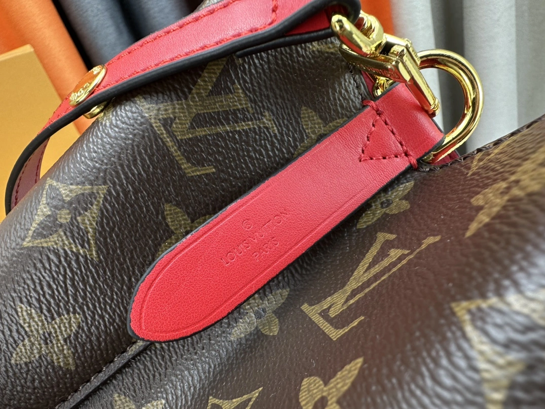 Louis Vuitton AAA Quality Messenger Bags For Women EyeCatching 7670