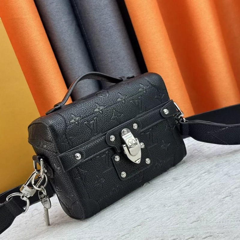 Louis Vuitton AAA Quality Messenger Bags For Women EyeCatching 9846