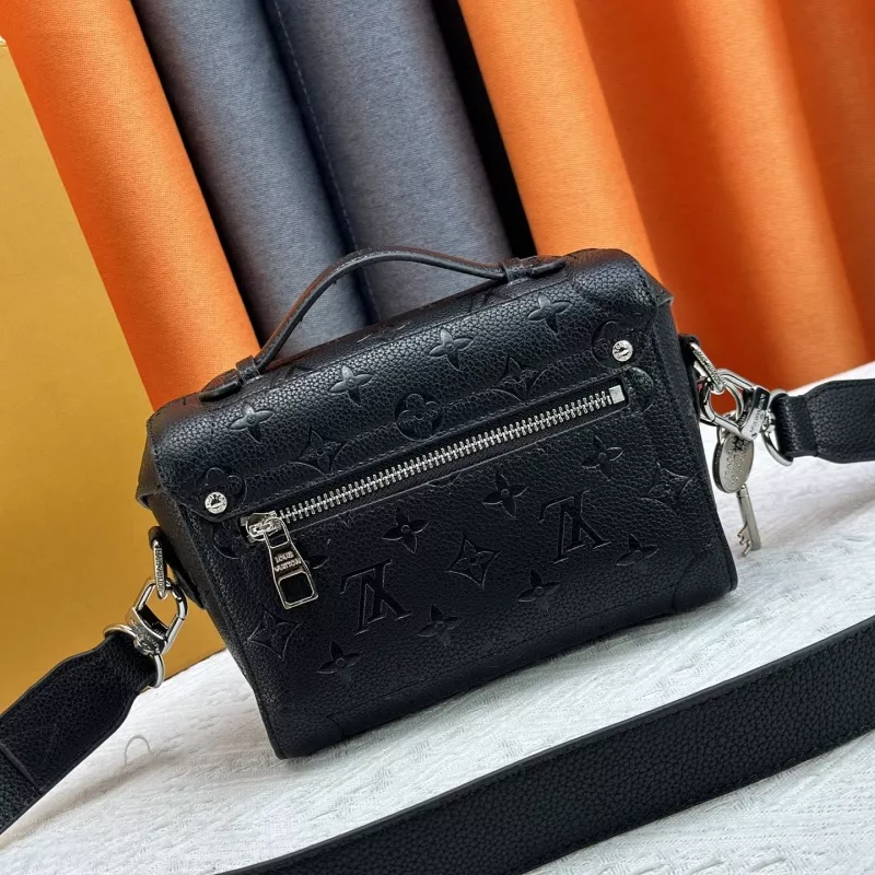 Louis Vuitton AAA Quality Messenger Bags For Women EyeCatching 9846