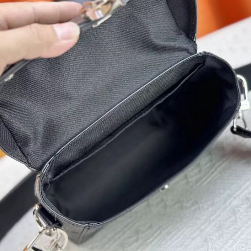 Louis Vuitton AAA Quality Messenger Bags For Women EyeCatching 9846