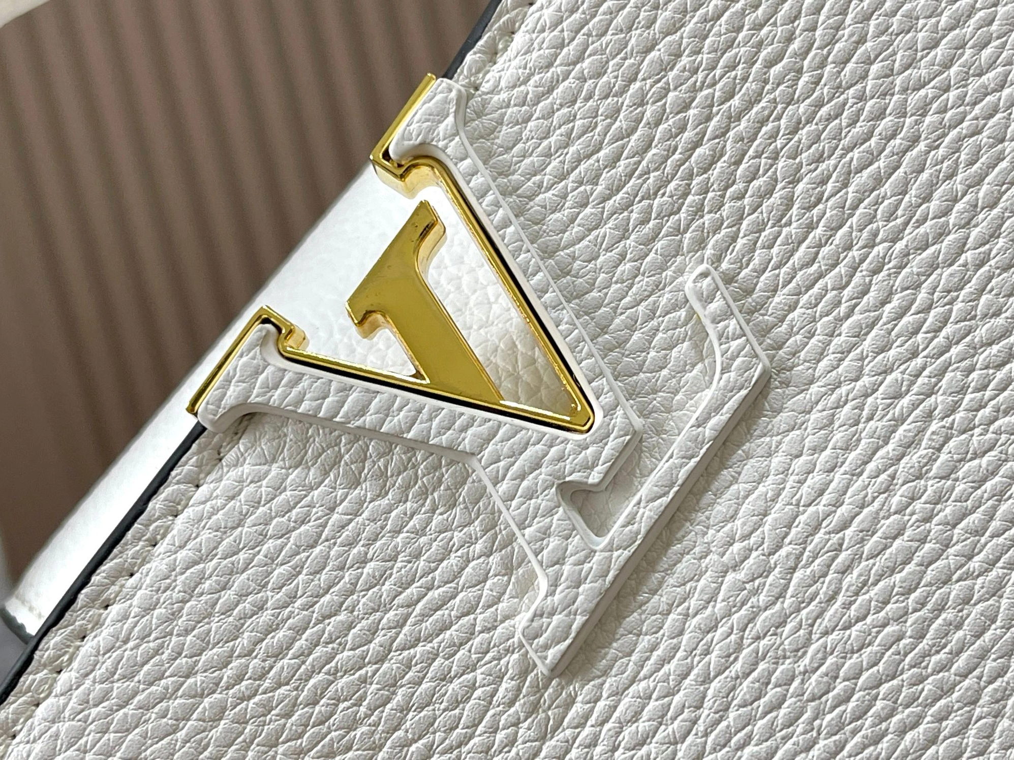 Louis Vuitton AAA Quality Messenger Bags For Women Flexible 2307