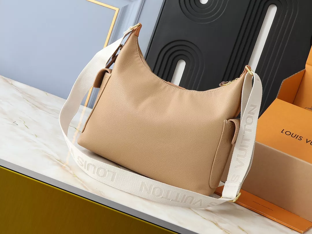 Louis Vuitton AAA Quality Messenger Bags For Women Flexible 504