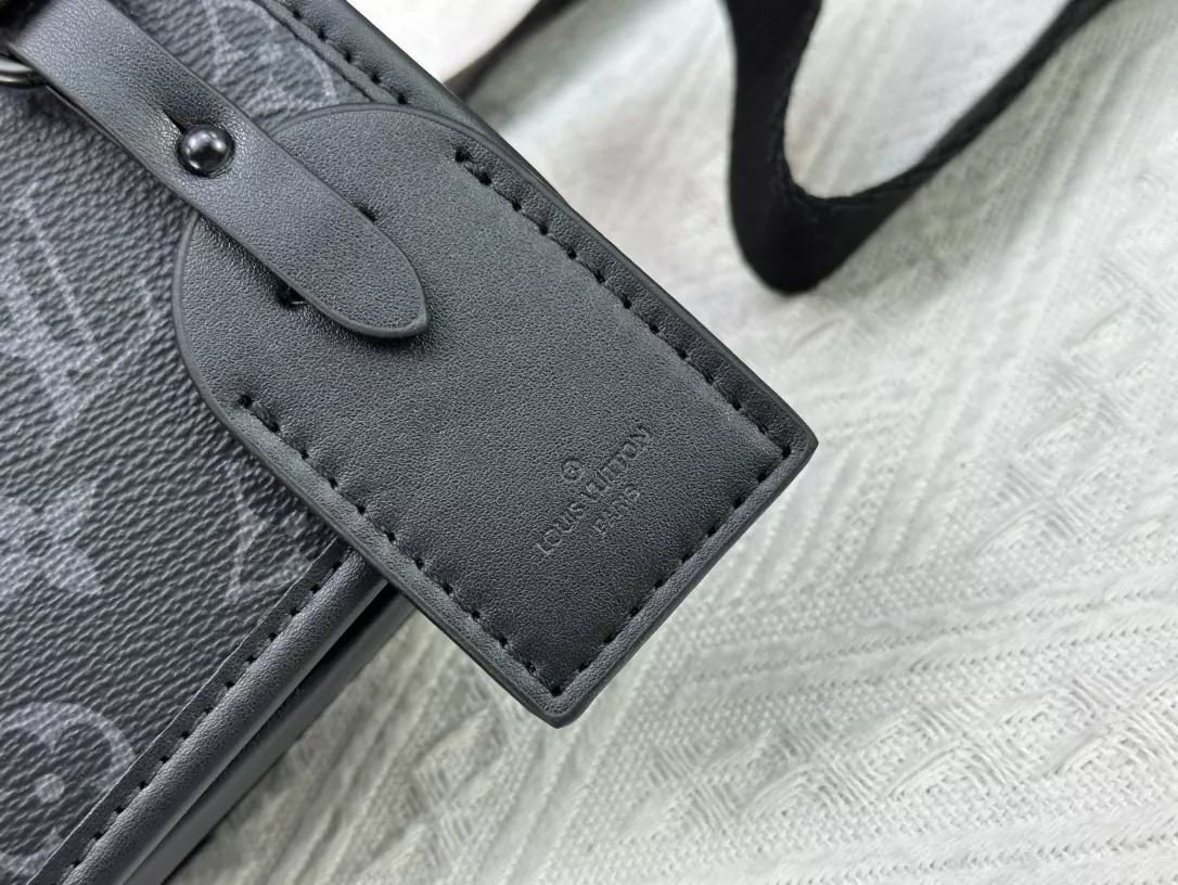 Louis Vuitton AAA Quality Messenger Bags For Women Flexible 6973