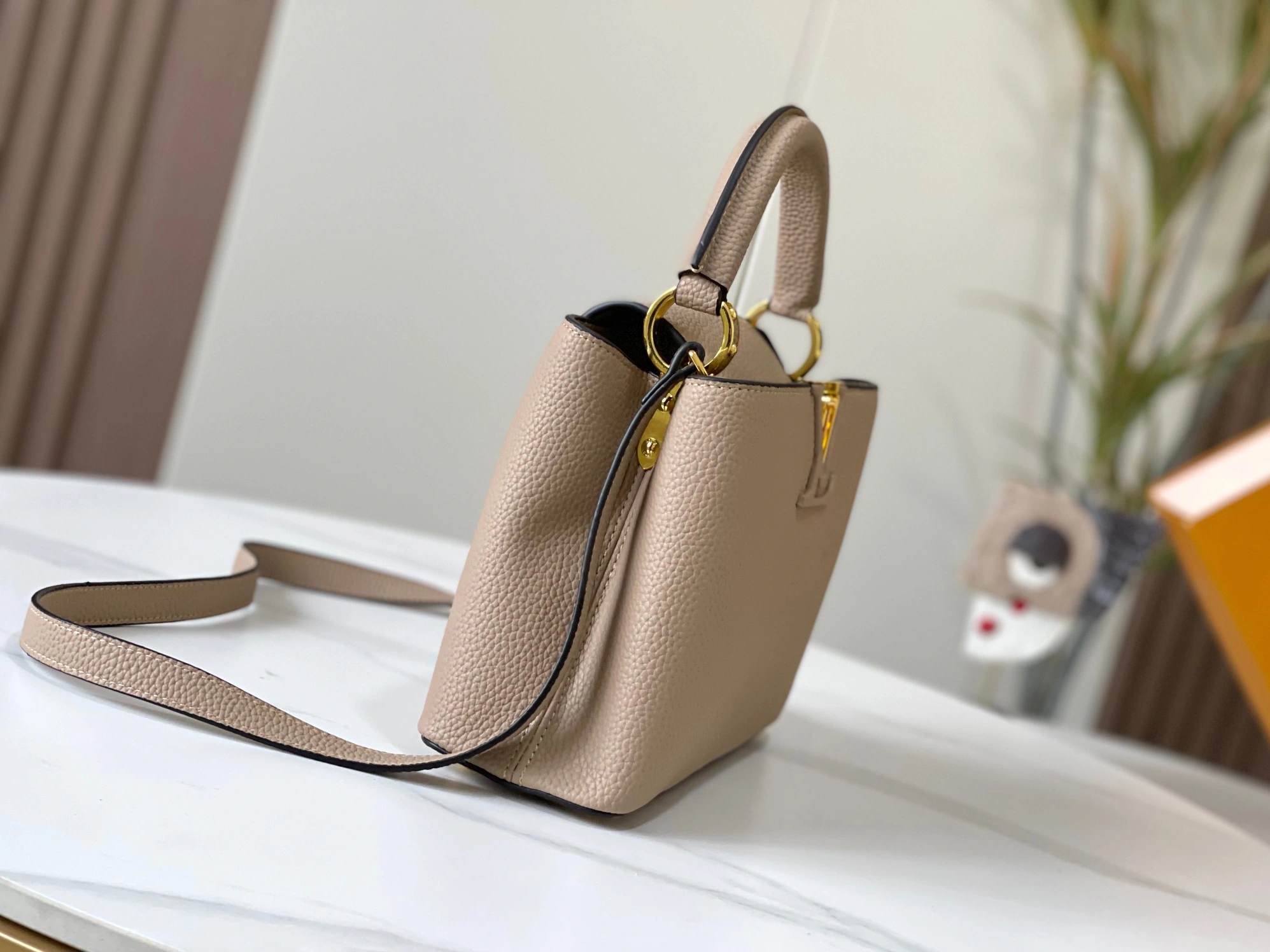 Louis Vuitton AAA Quality Messenger Bags For Women Functional 8078