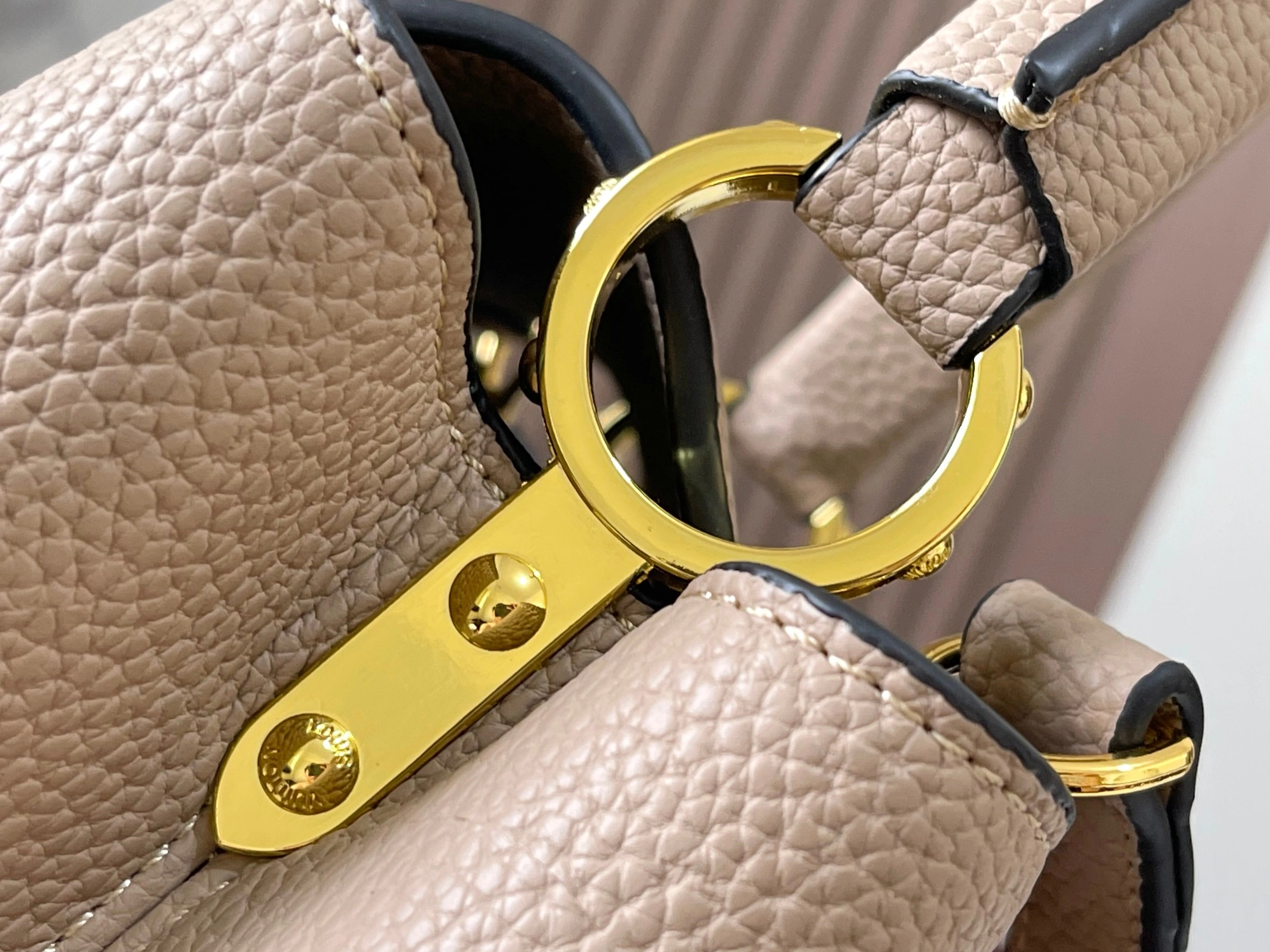 Louis Vuitton AAA Quality Messenger Bags For Women Functional 8078