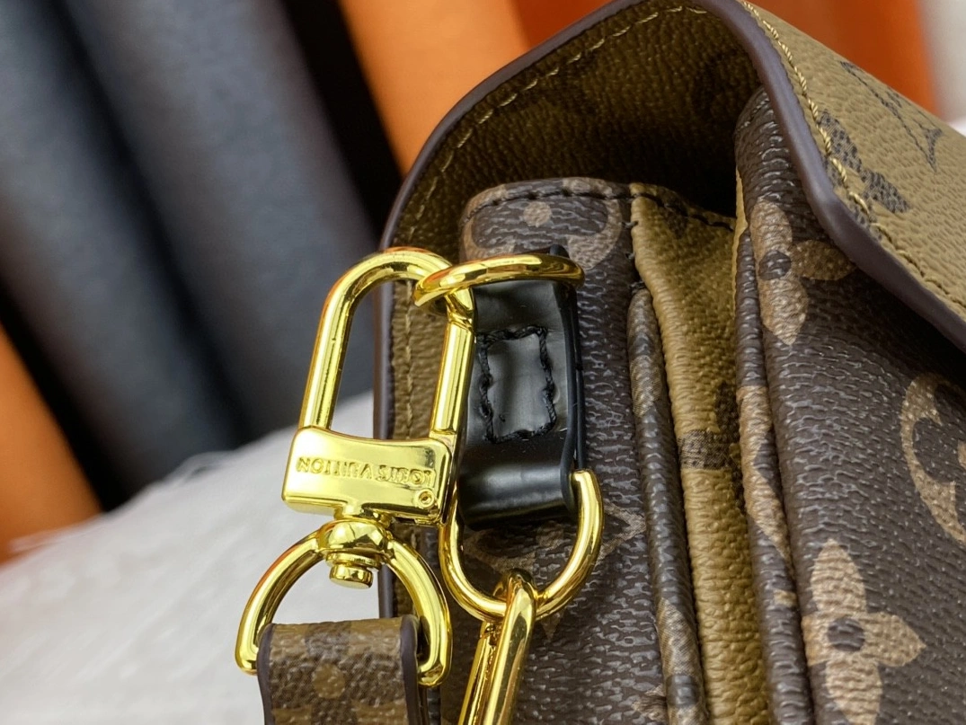 Louis Vuitton AAA Quality Messenger Bags For Women GoodFit 6689