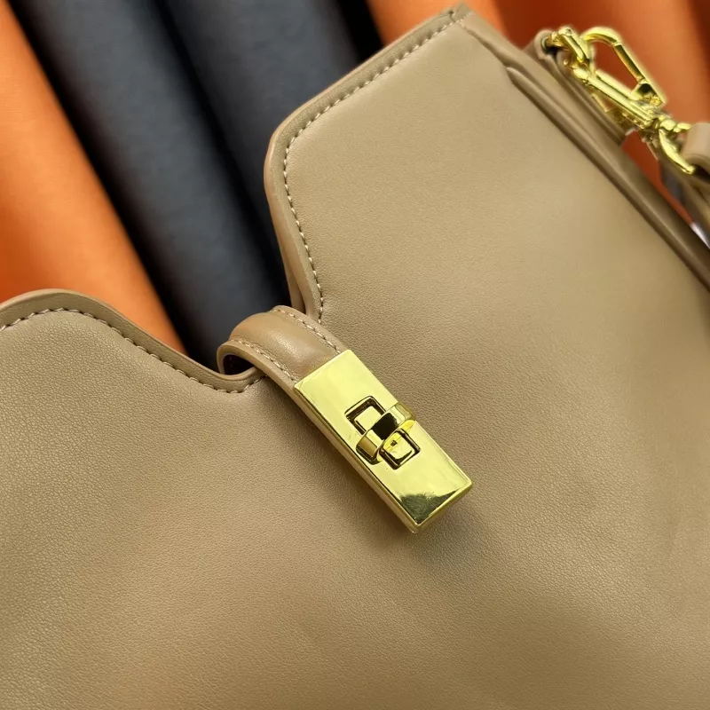 Louis Vuitton AAA Quality Messenger Bags For Women GoodFit 6751