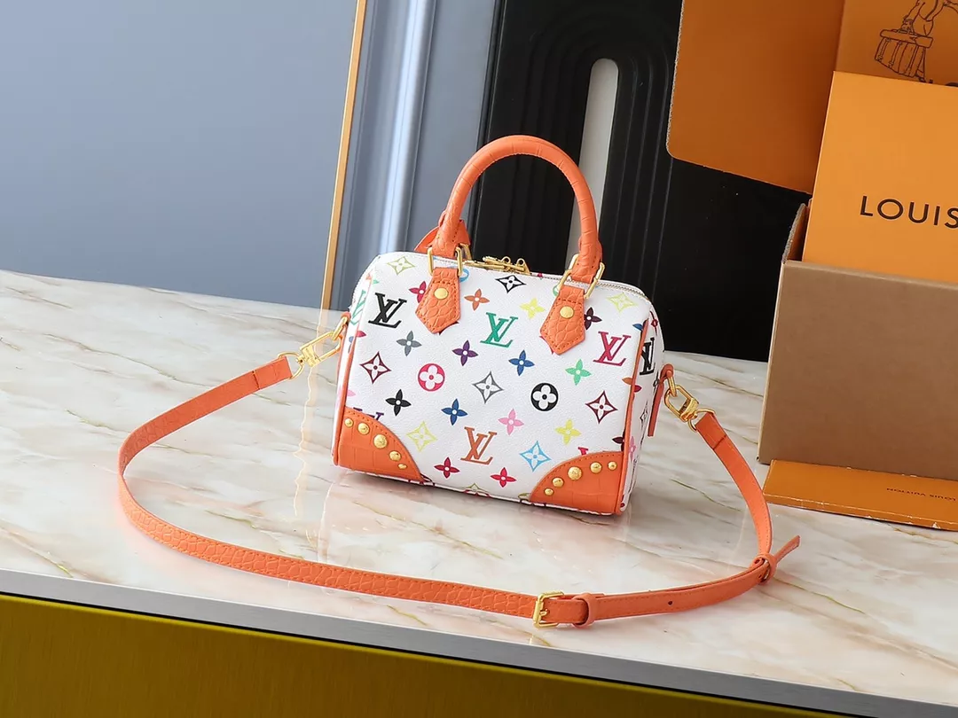 Louis Vuitton AAA Quality Messenger Bags For Women GoodFit 7780