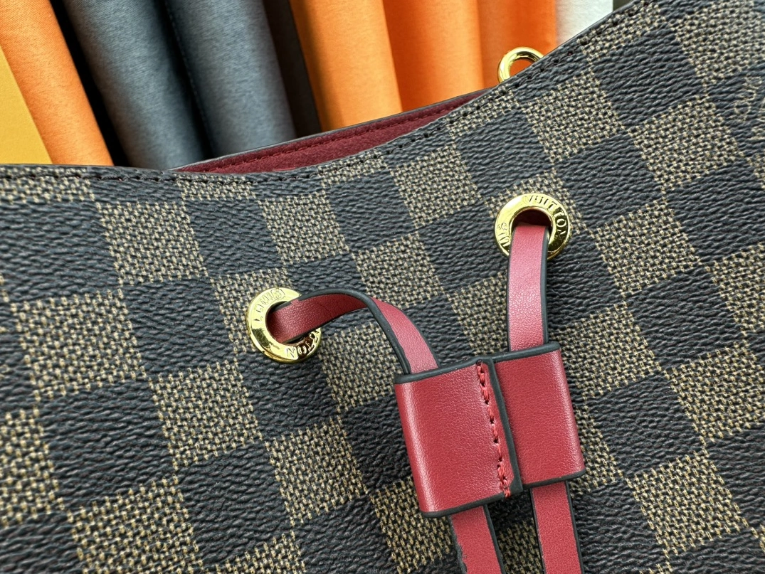 Louis Vuitton AAA Quality Messenger Bags For Women GoodFit 8470