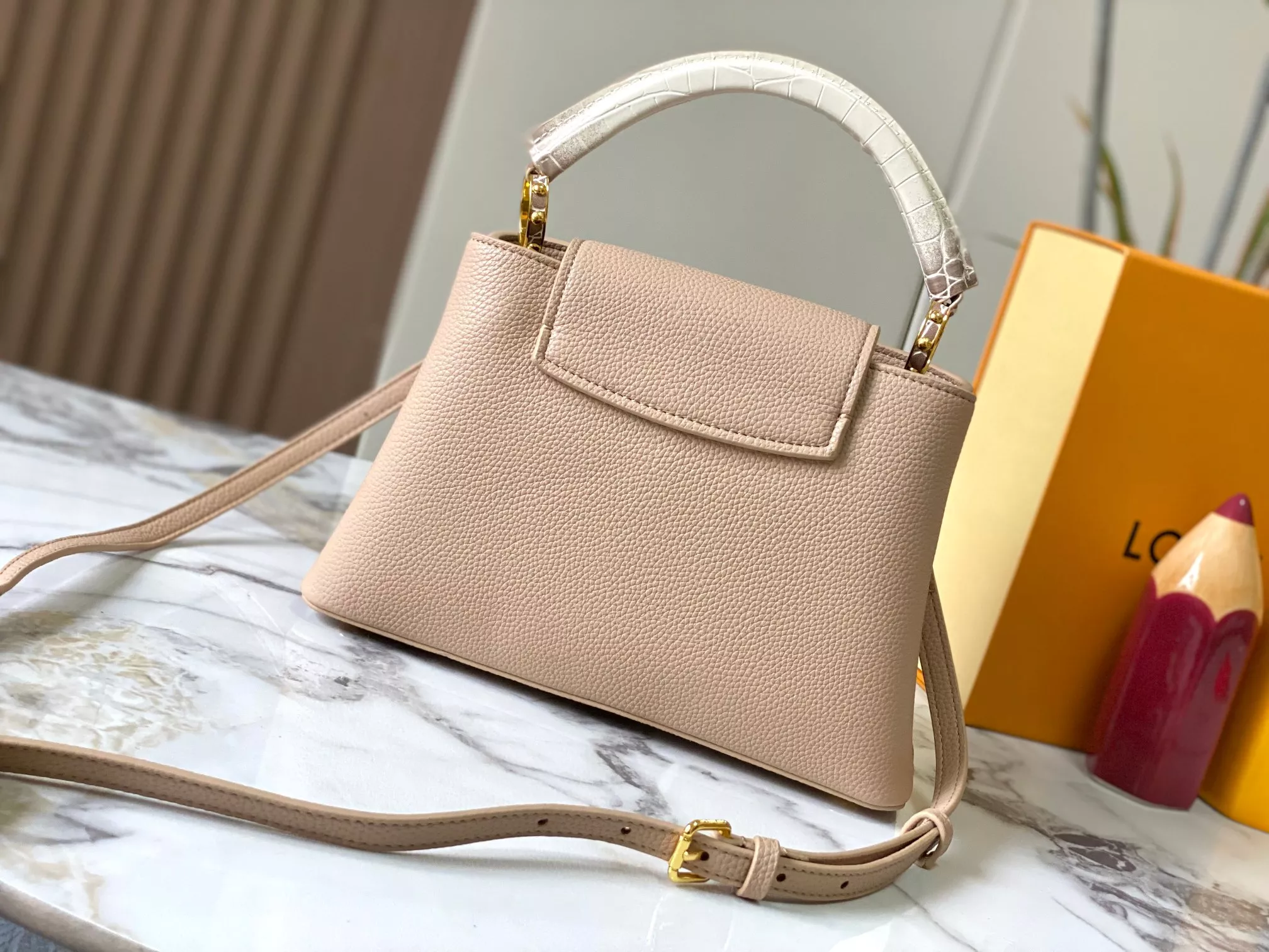 Louis Vuitton AAA Quality Messenger Bags For Women HighQuality 640
