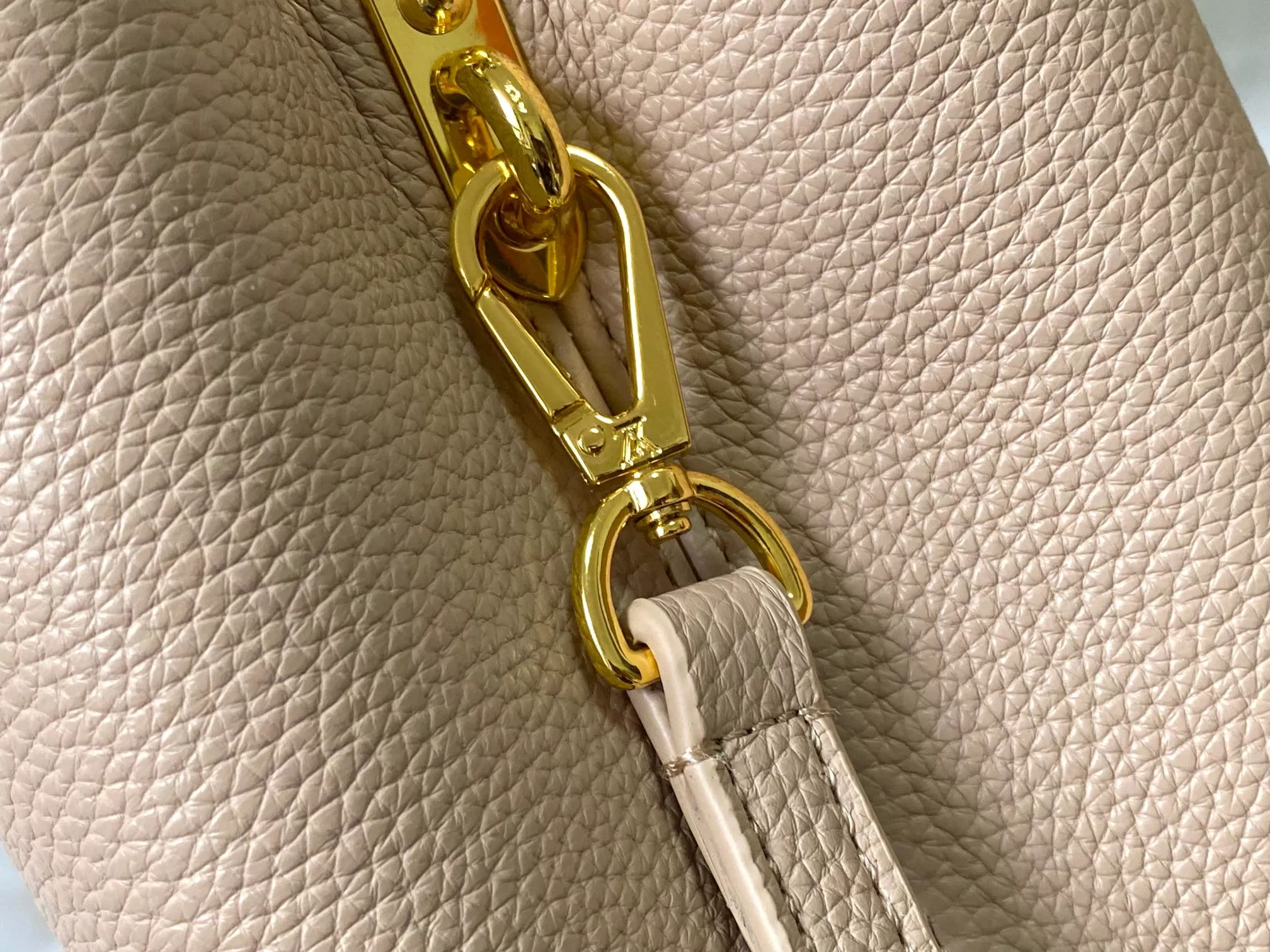 Louis Vuitton AAA Quality Messenger Bags For Women HighQuality 640