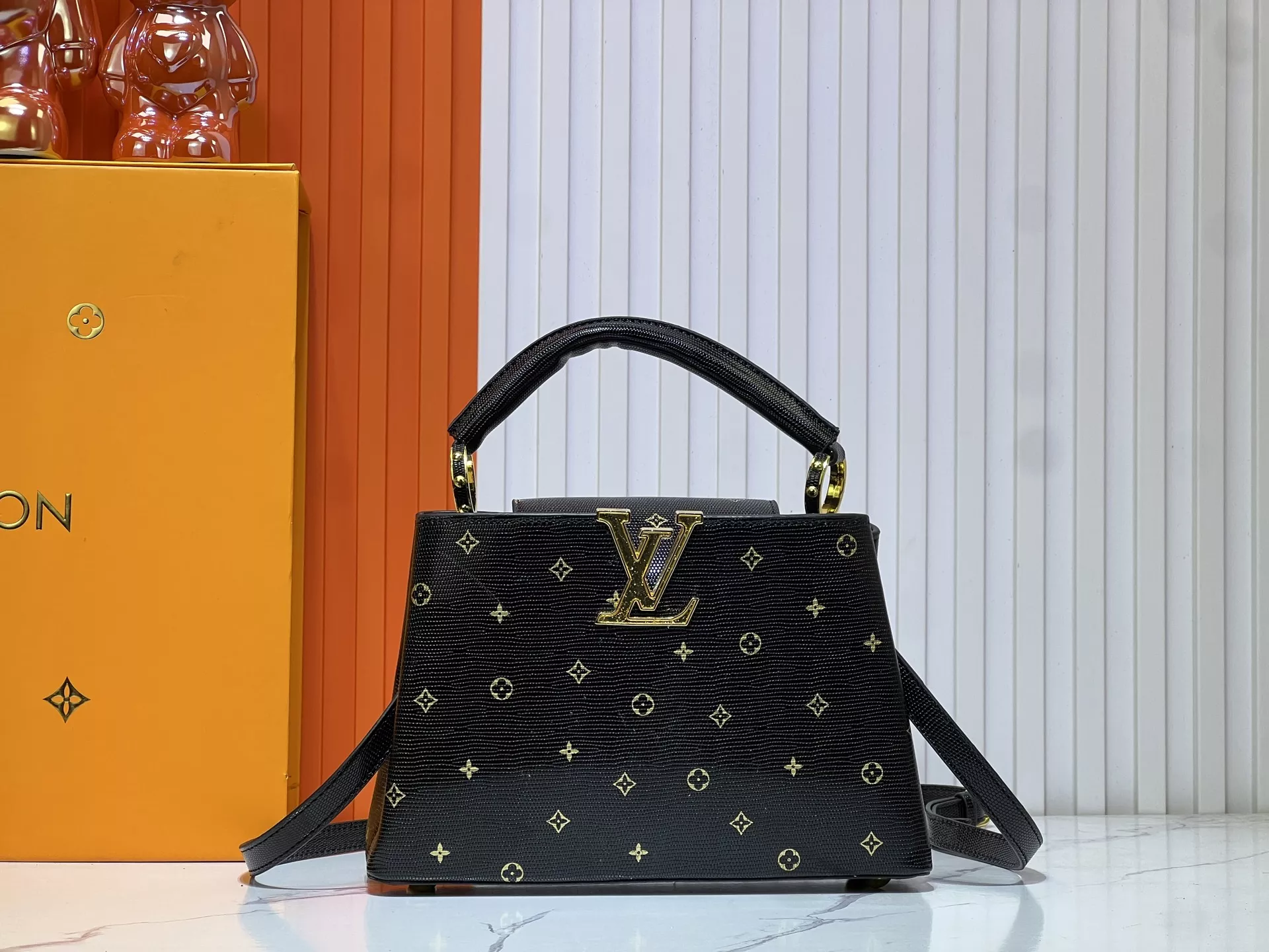 Louis Vuitton AAA Quality Messenger Bags For Women Lightweight 2516