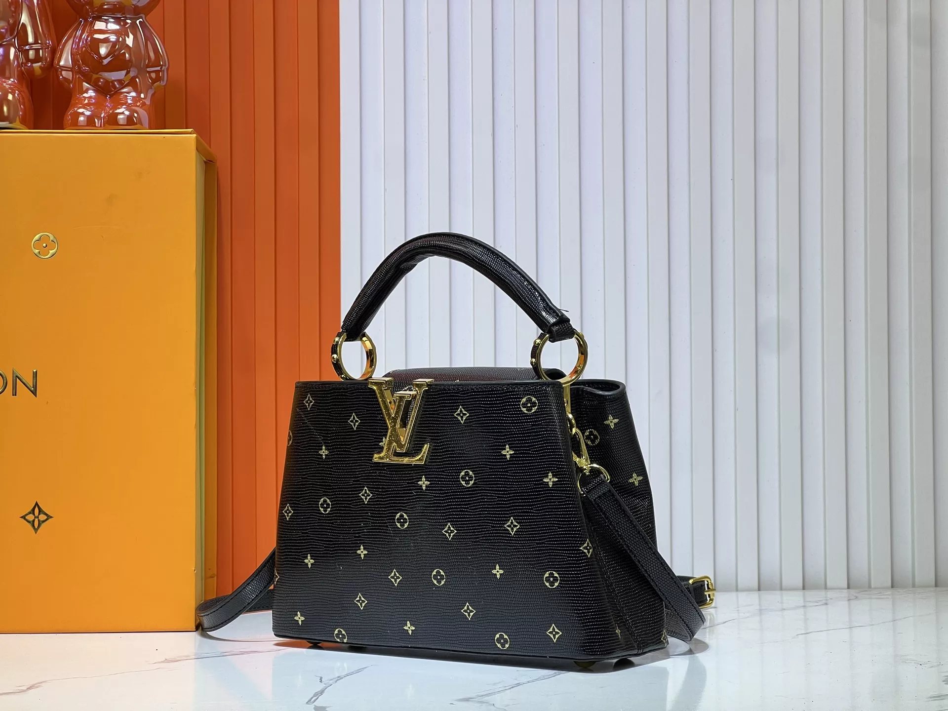 Louis Vuitton AAA Quality Messenger Bags For Women Lightweight 2516