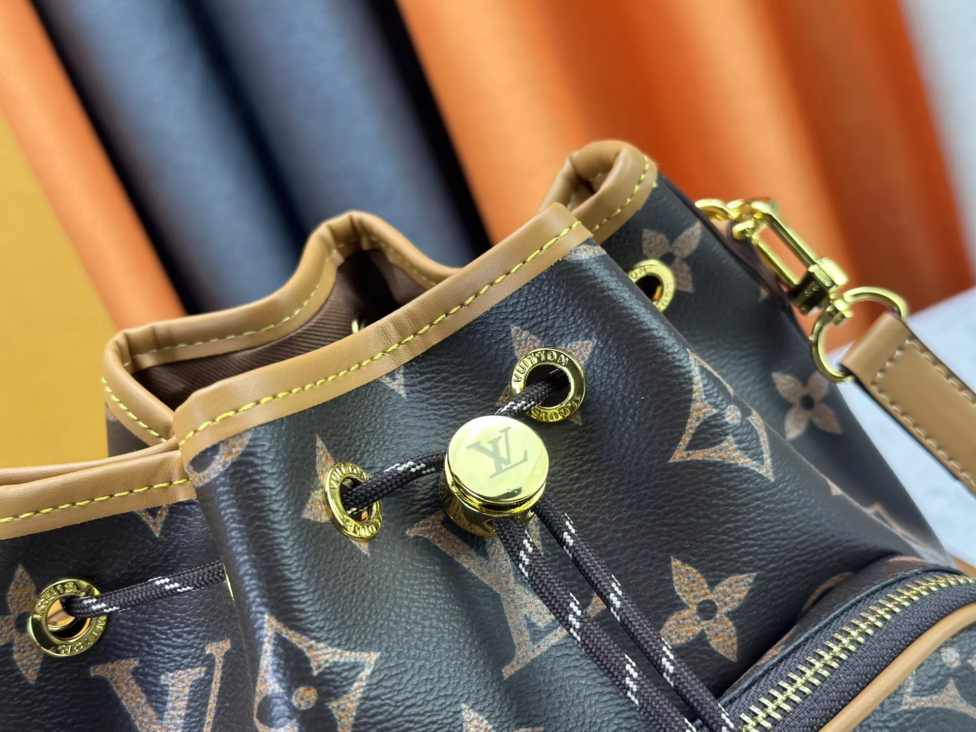 Louis Vuitton AAA Quality Messenger Bags For Women Minimalist 1092