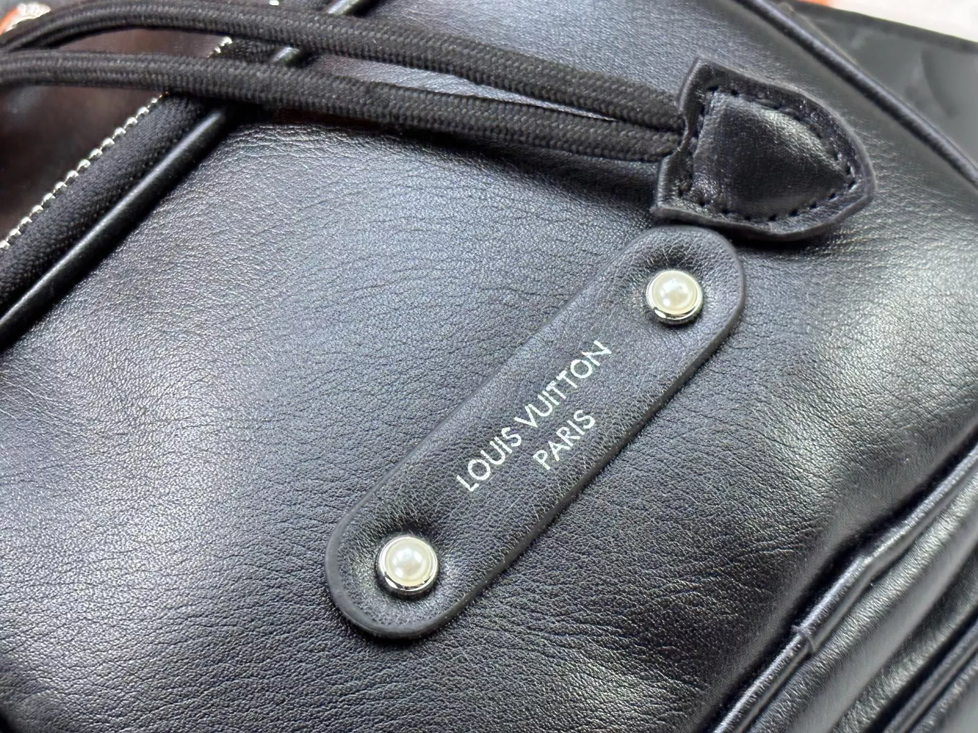 Louis Vuitton AAA Quality Messenger Bags For Women Minimalist 2893