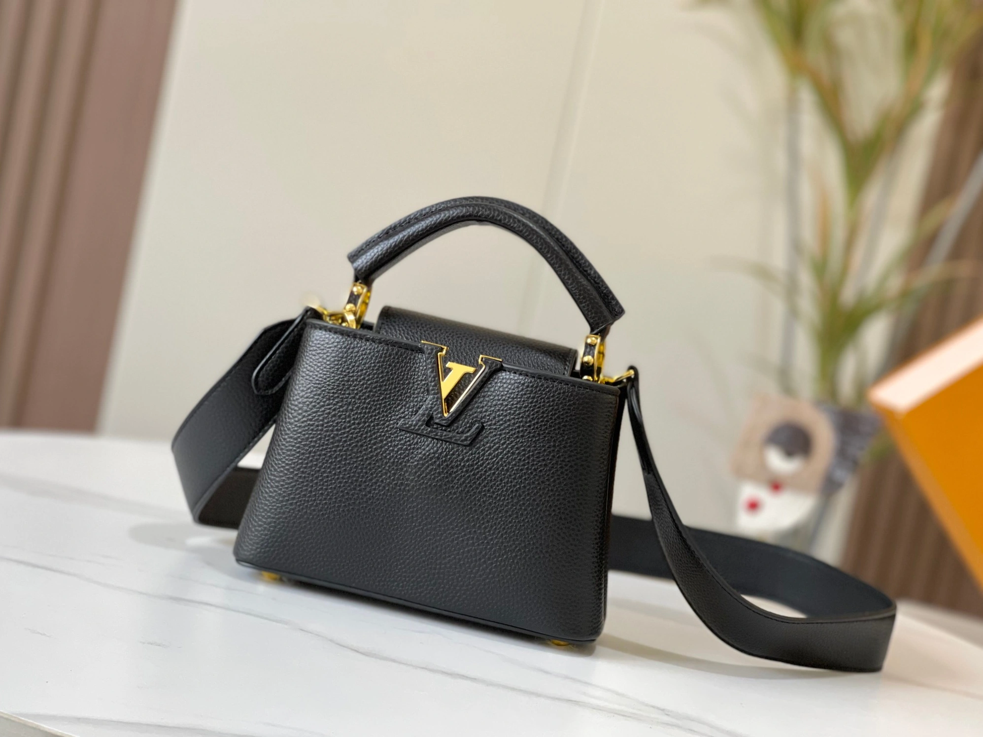 Louis Vuitton AAA Quality Messenger Bags For Women Minimalist 3116
