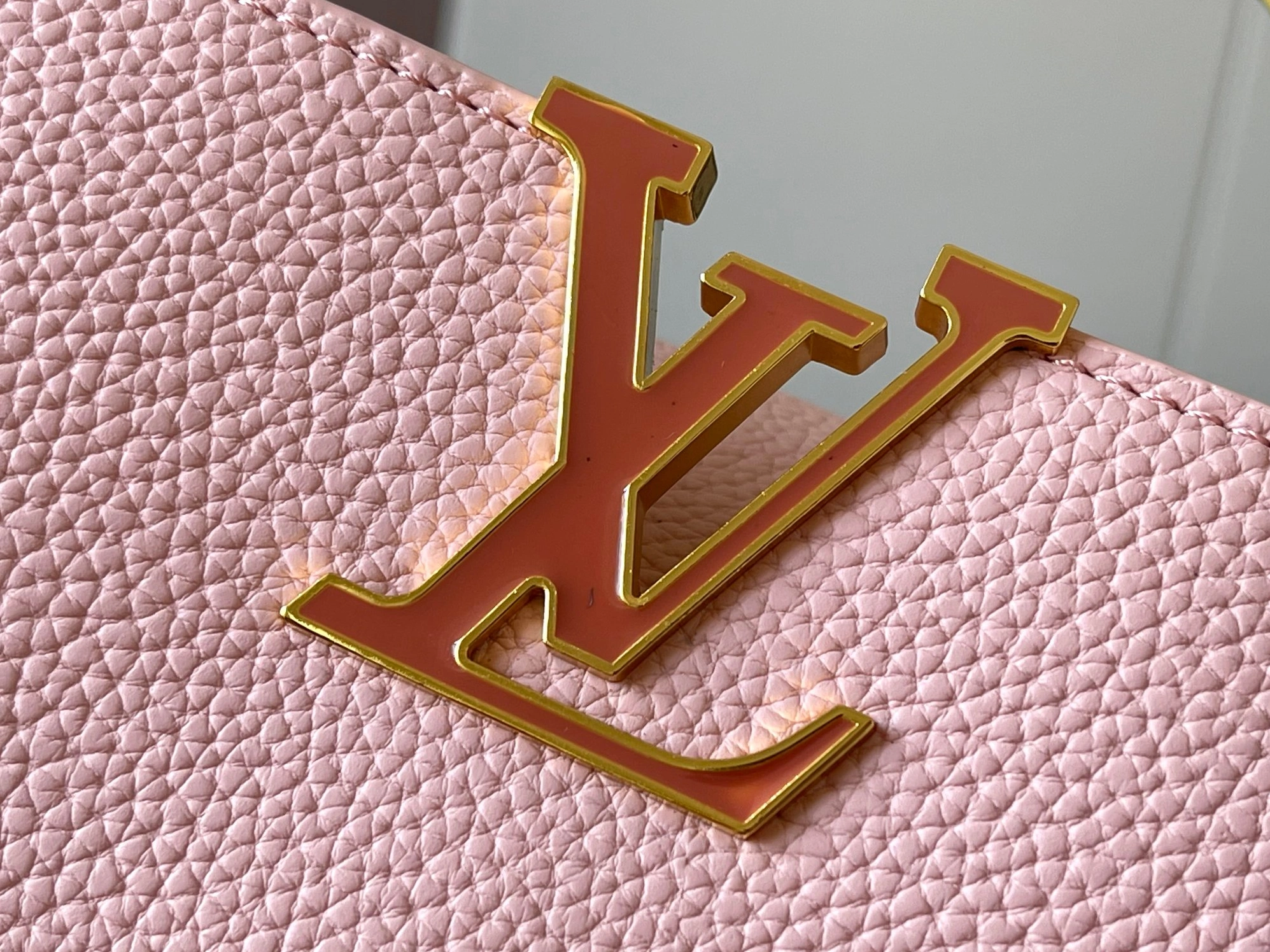 Louis Vuitton AAA Quality Messenger Bags For Women Minimalist 361