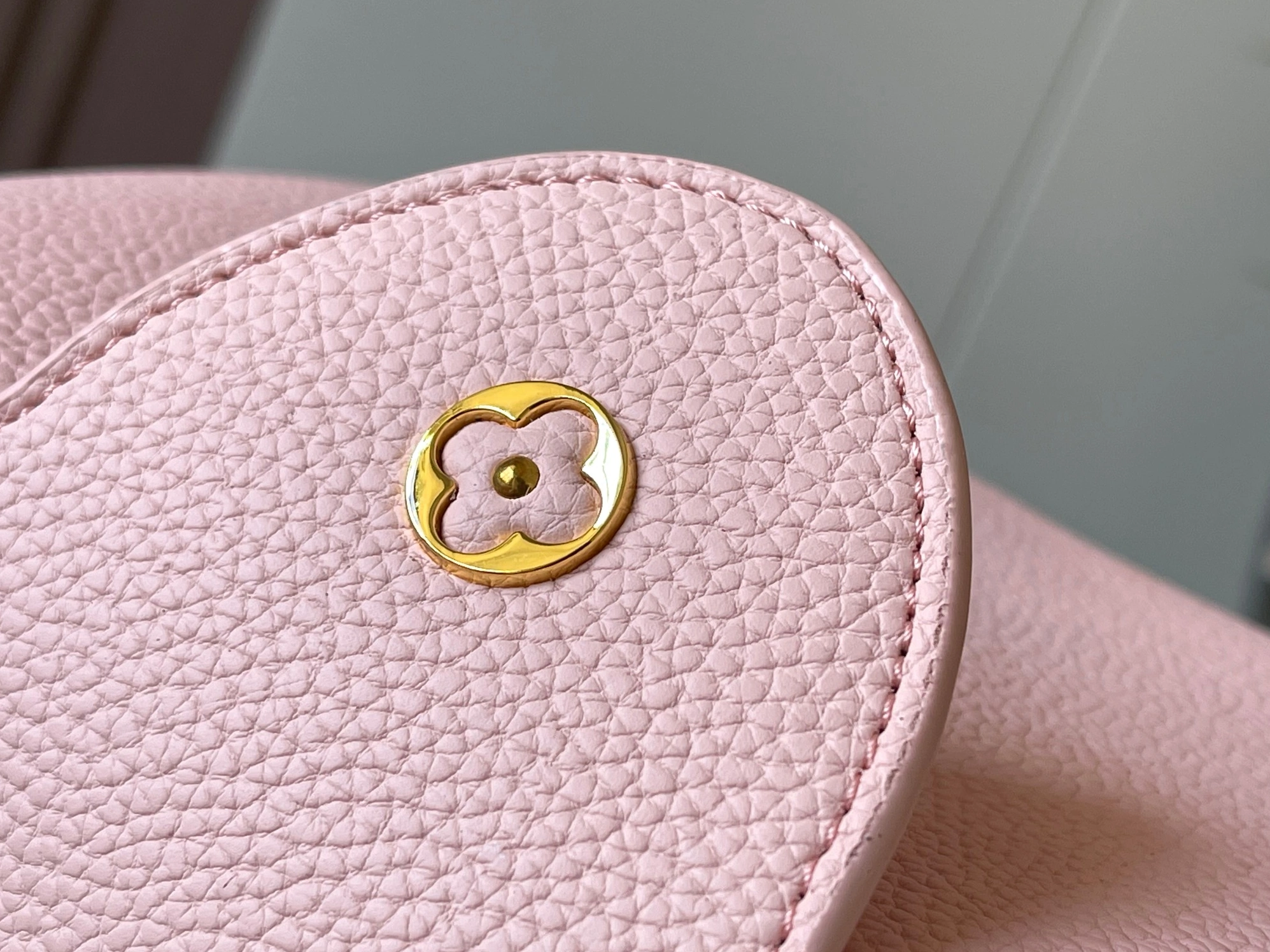 Louis Vuitton AAA Quality Messenger Bags For Women Minimalist 361