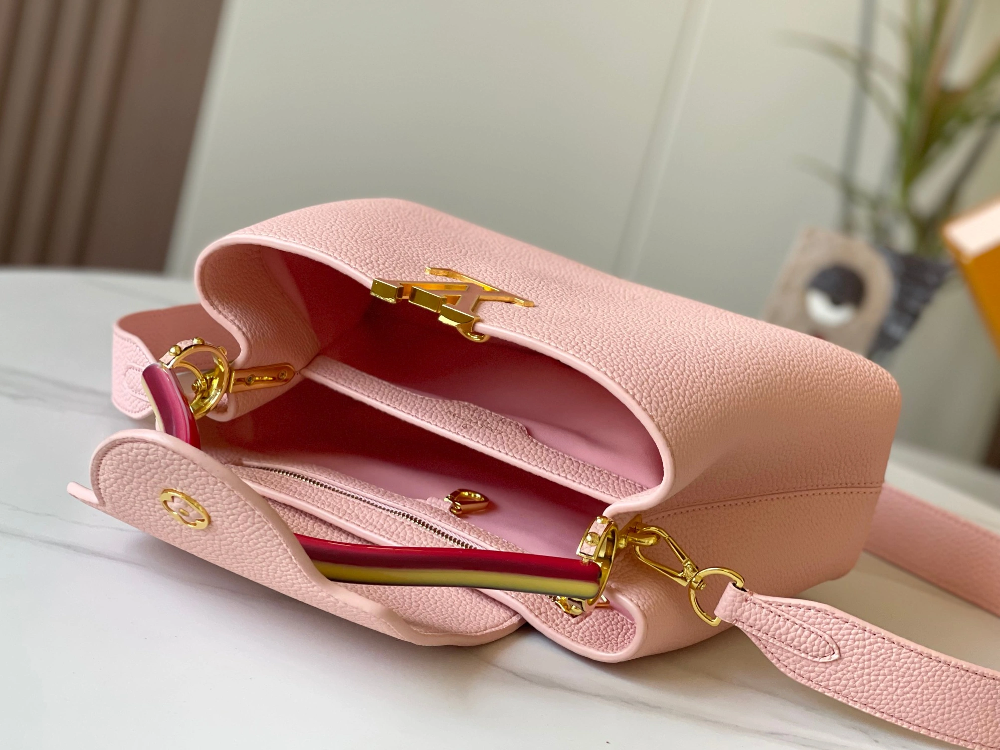 Louis Vuitton AAA Quality Messenger Bags For Women Minimalist 361