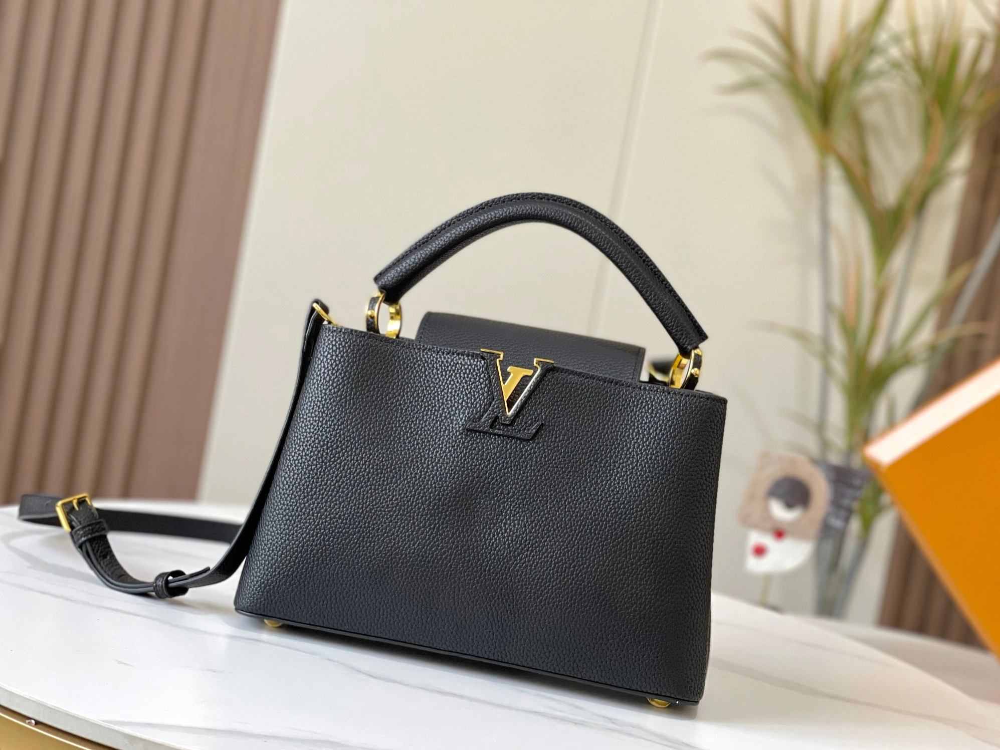 Louis Vuitton AAA Quality Messenger Bags For Women Minimalist 371