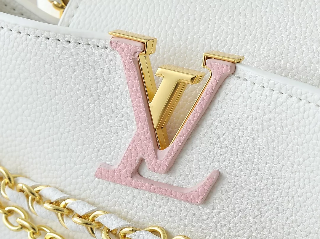 Louis Vuitton AAA Quality Messenger Bags For Women Minimalist 5714
