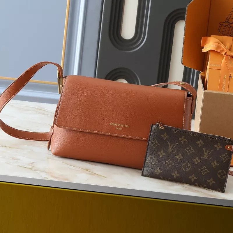 Louis Vuitton AAA Quality Messenger Bags For Women Minimalist 9936