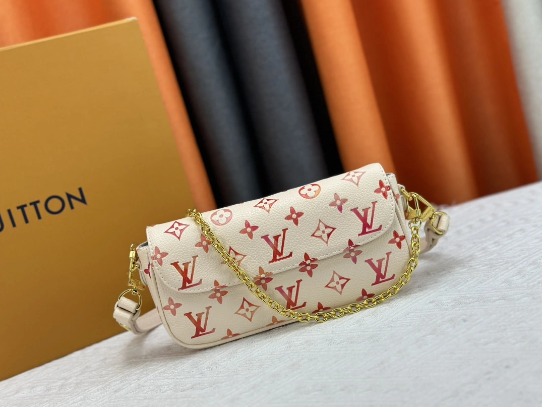 Louis Vuitton AAA Quality Messenger Bags For Women Modern 8858