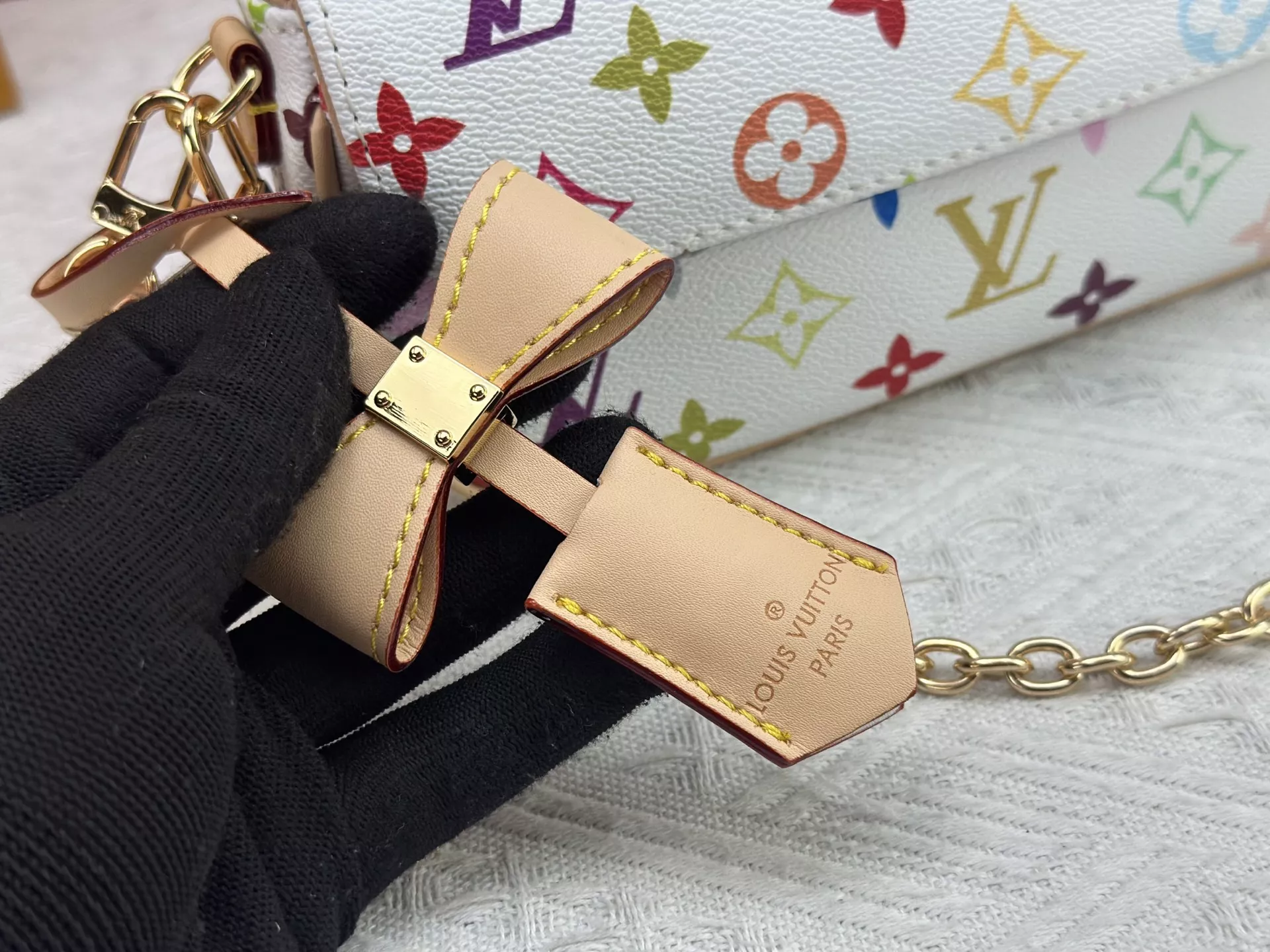 Louis Vuitton AAA Quality Messenger Bags For Women ModernLook 5292