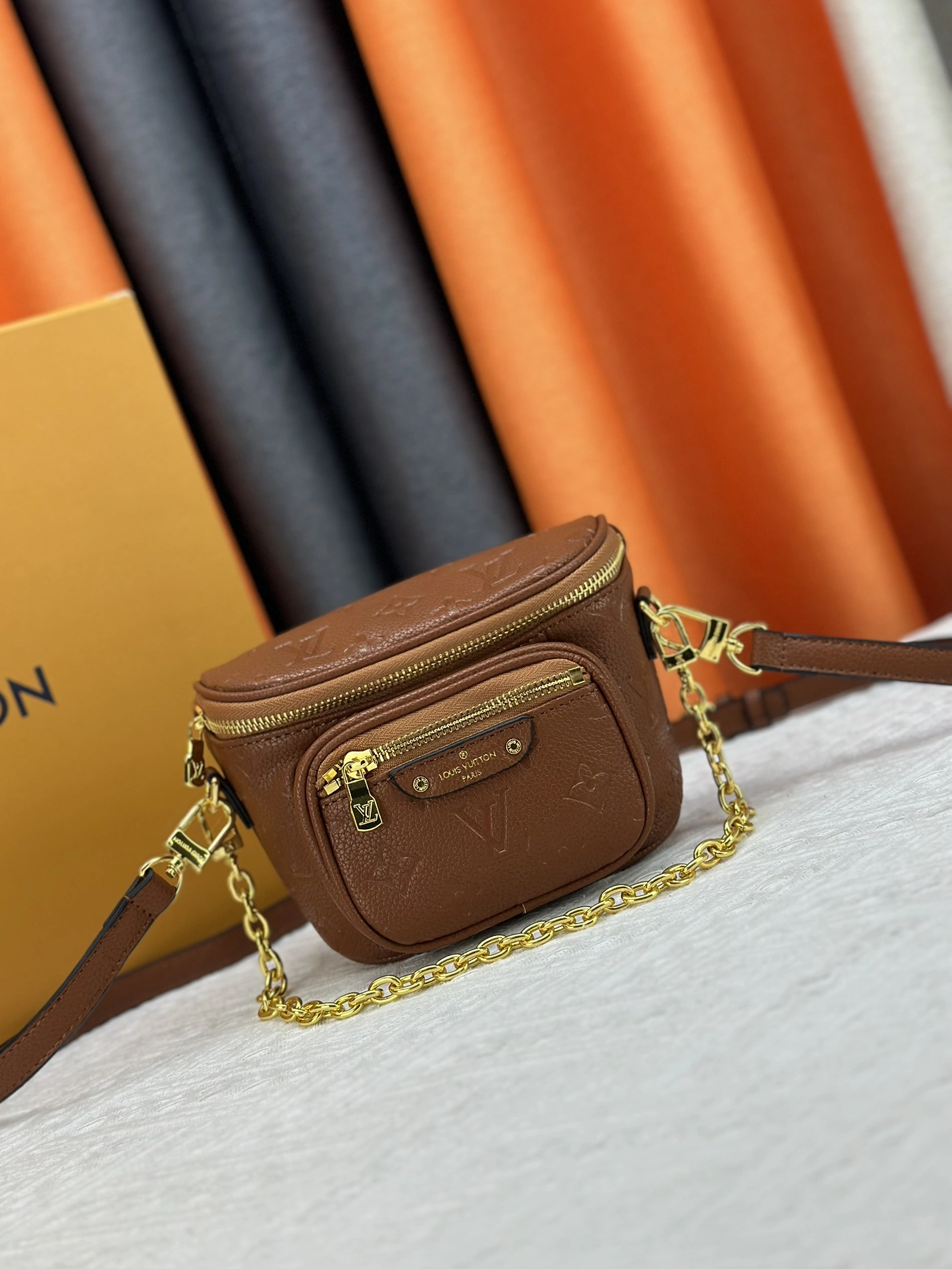 Louis Vuitton AAA Quality Messenger Bags For Women ModernLook 7015