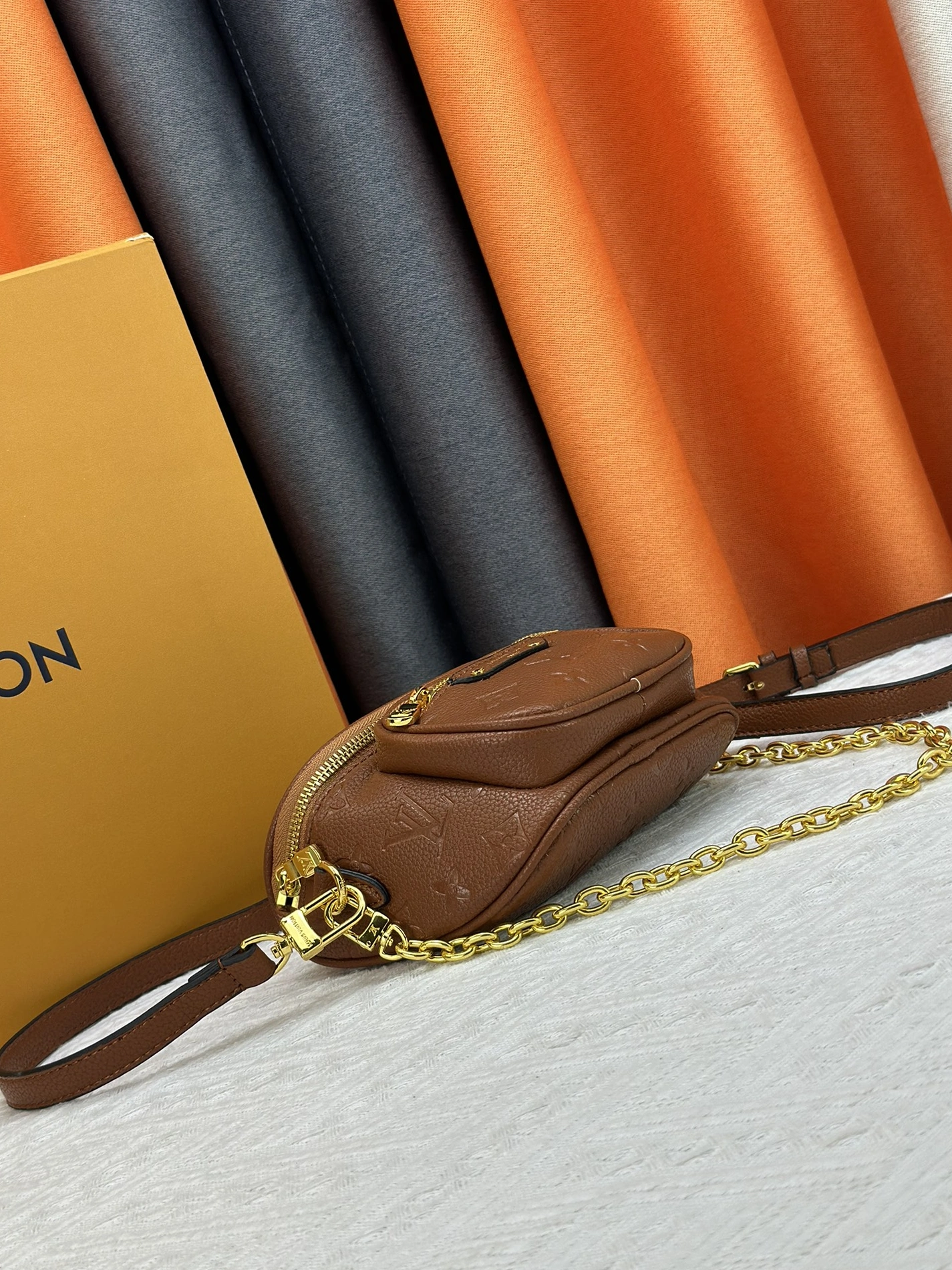 Louis Vuitton AAA Quality Messenger Bags For Women ModernLook 7015