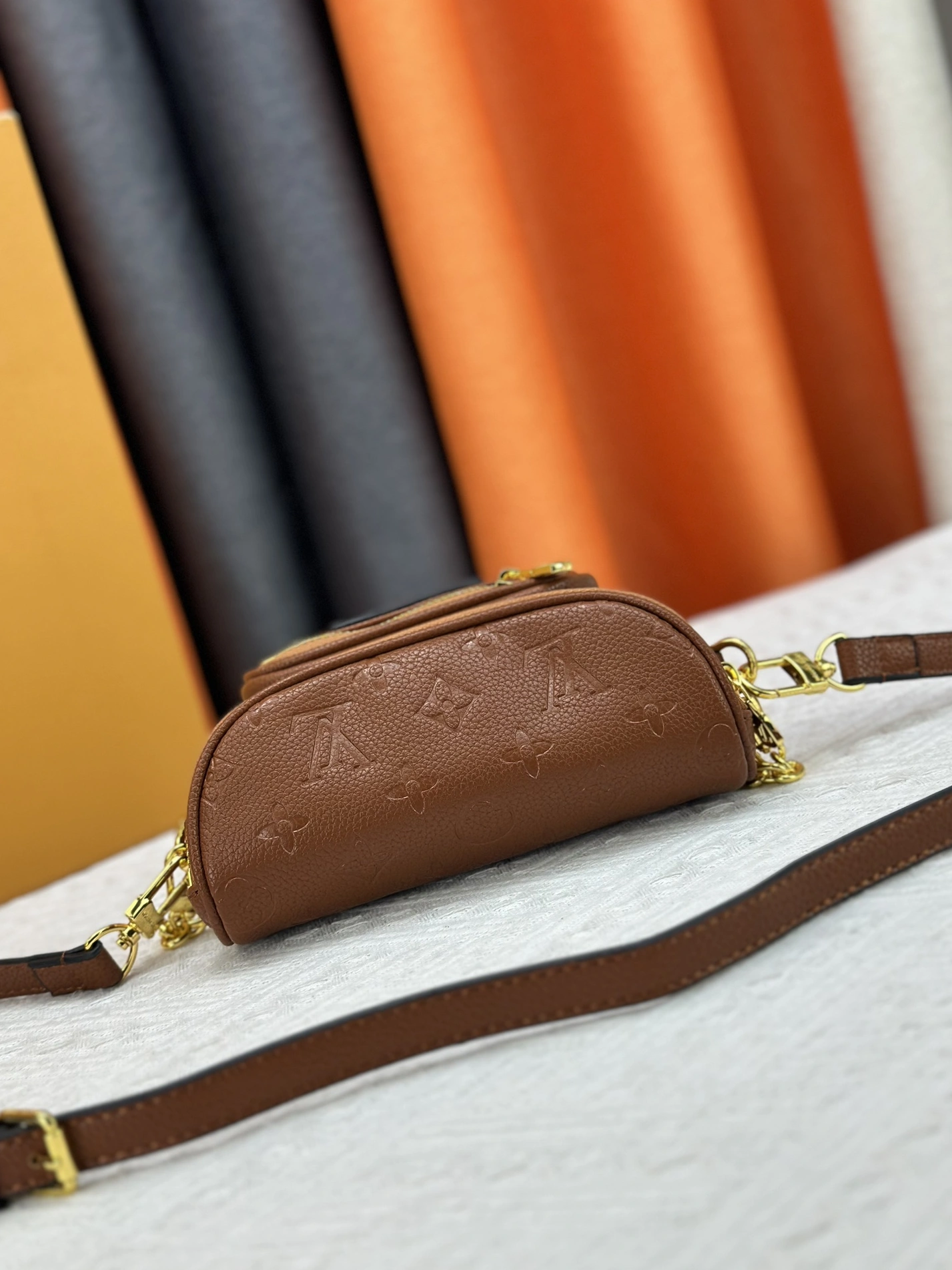 Louis Vuitton AAA Quality Messenger Bags For Women ModernLook 7015